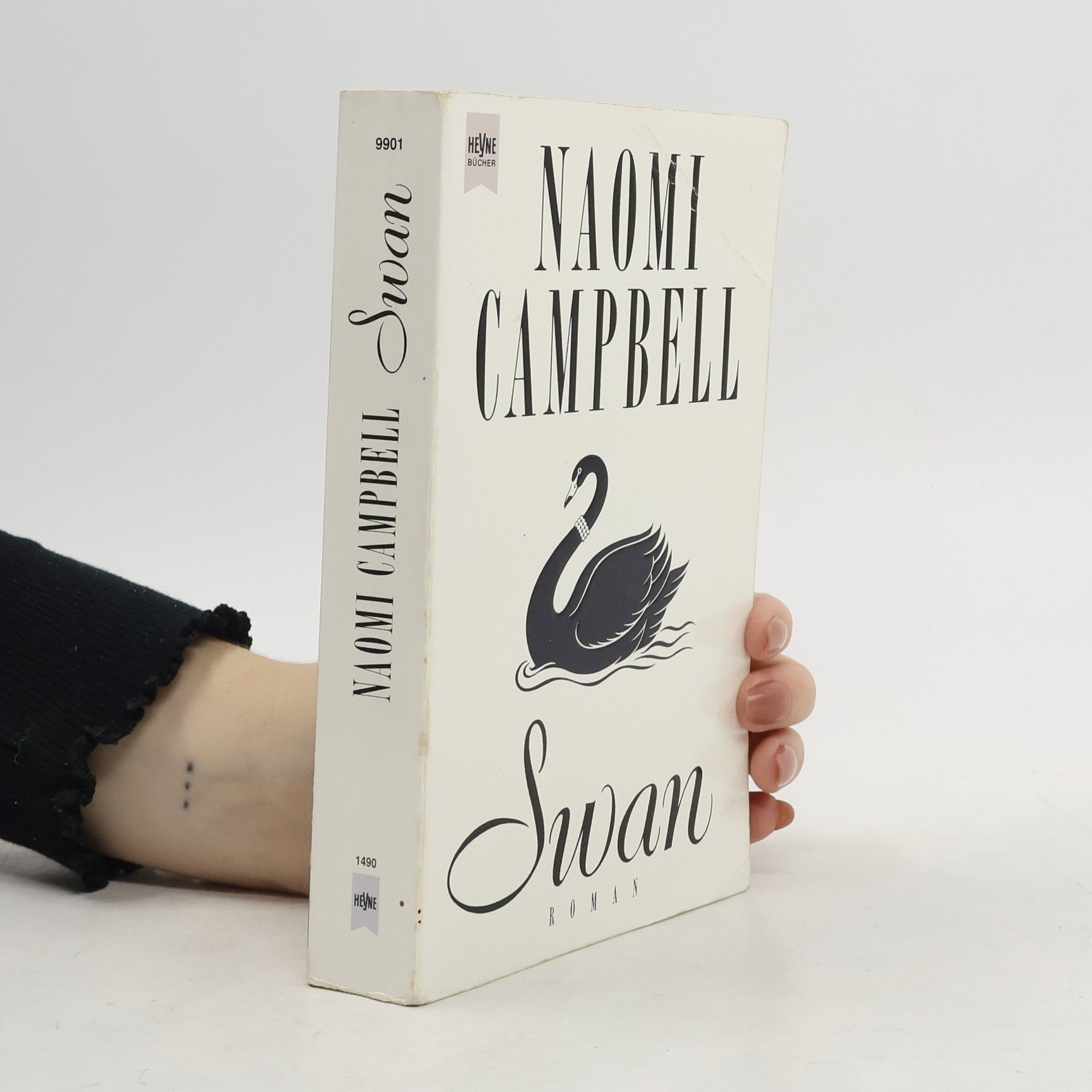 Naomi Campbell Swan