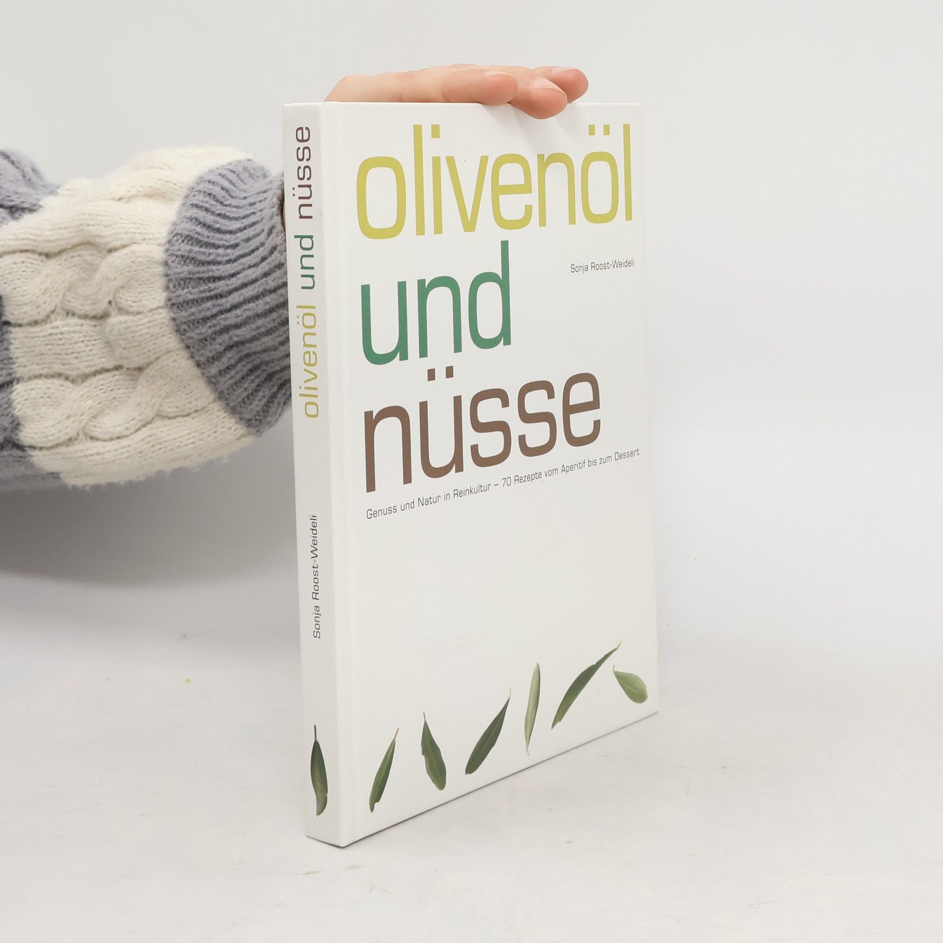 Olivenöl und Nüsse