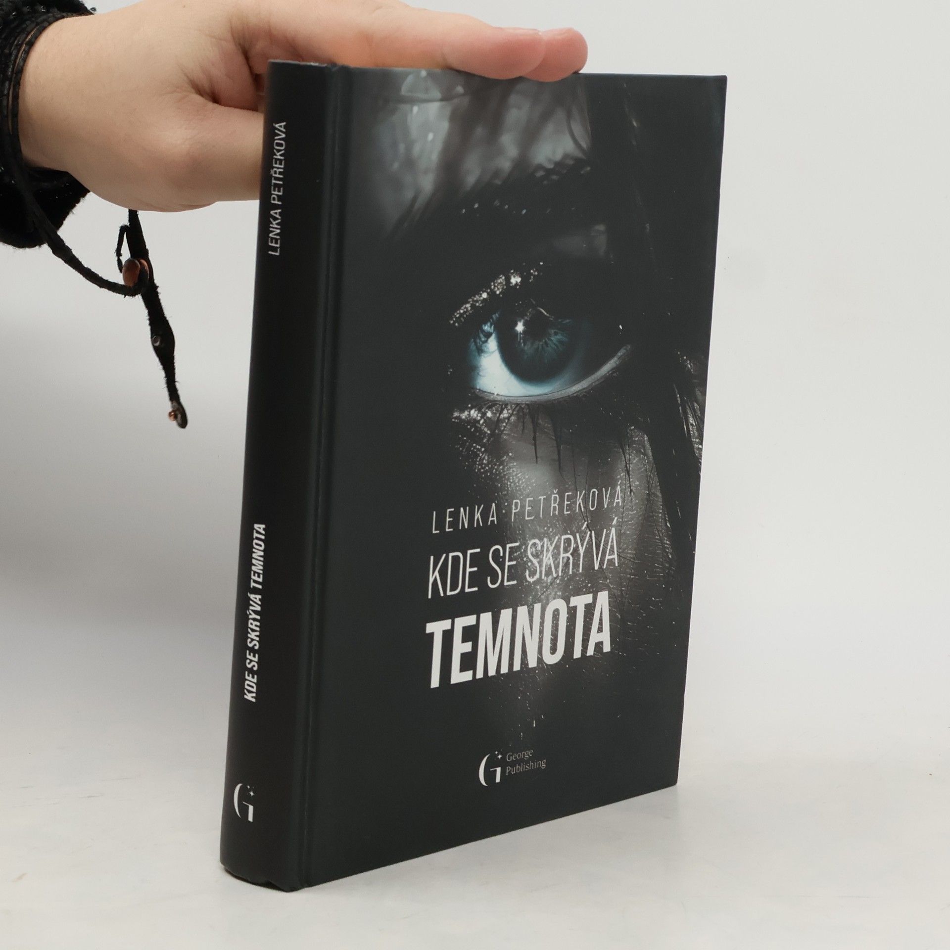Lenka Petřeková Kde se skrývá temnota