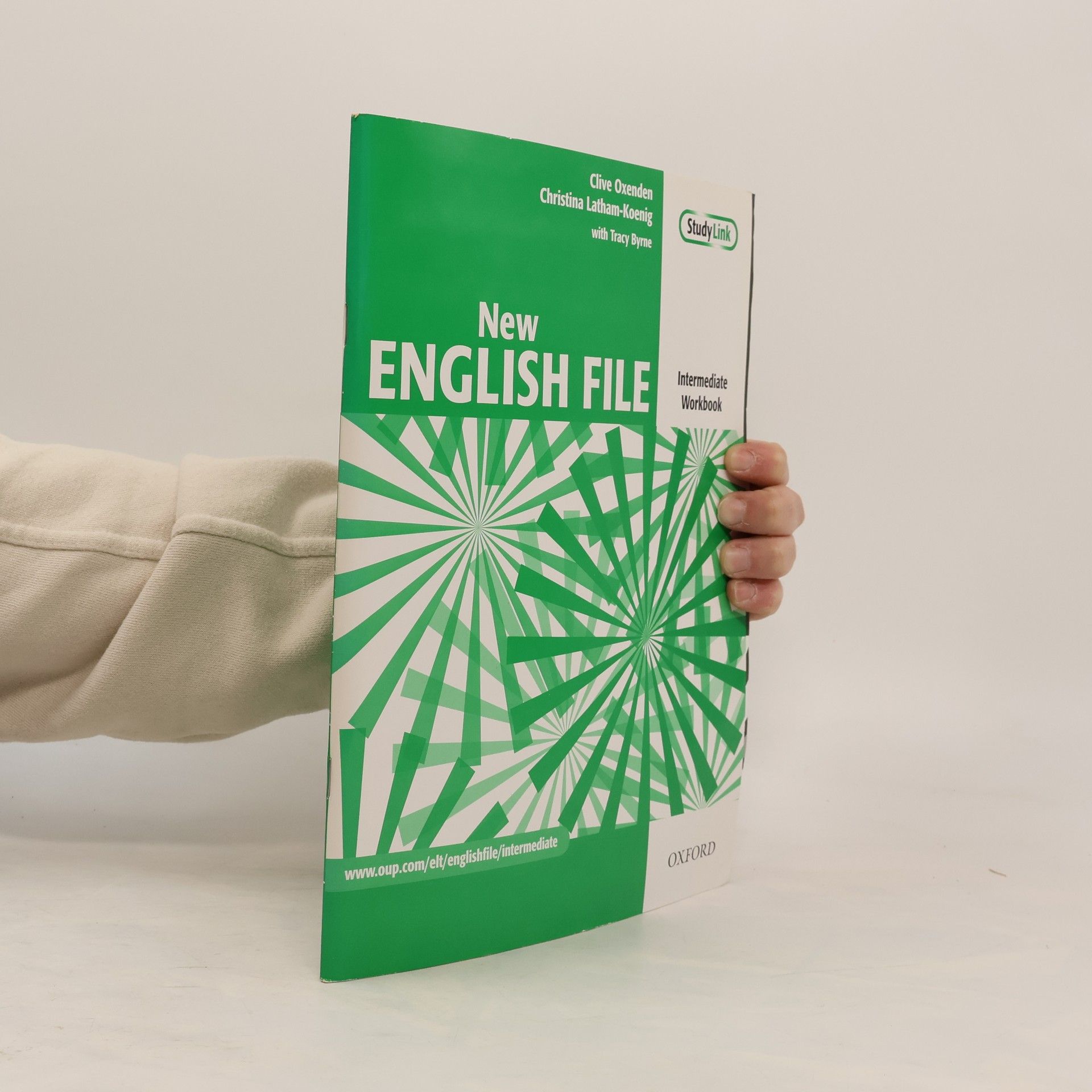 New English file : intermediate workbook