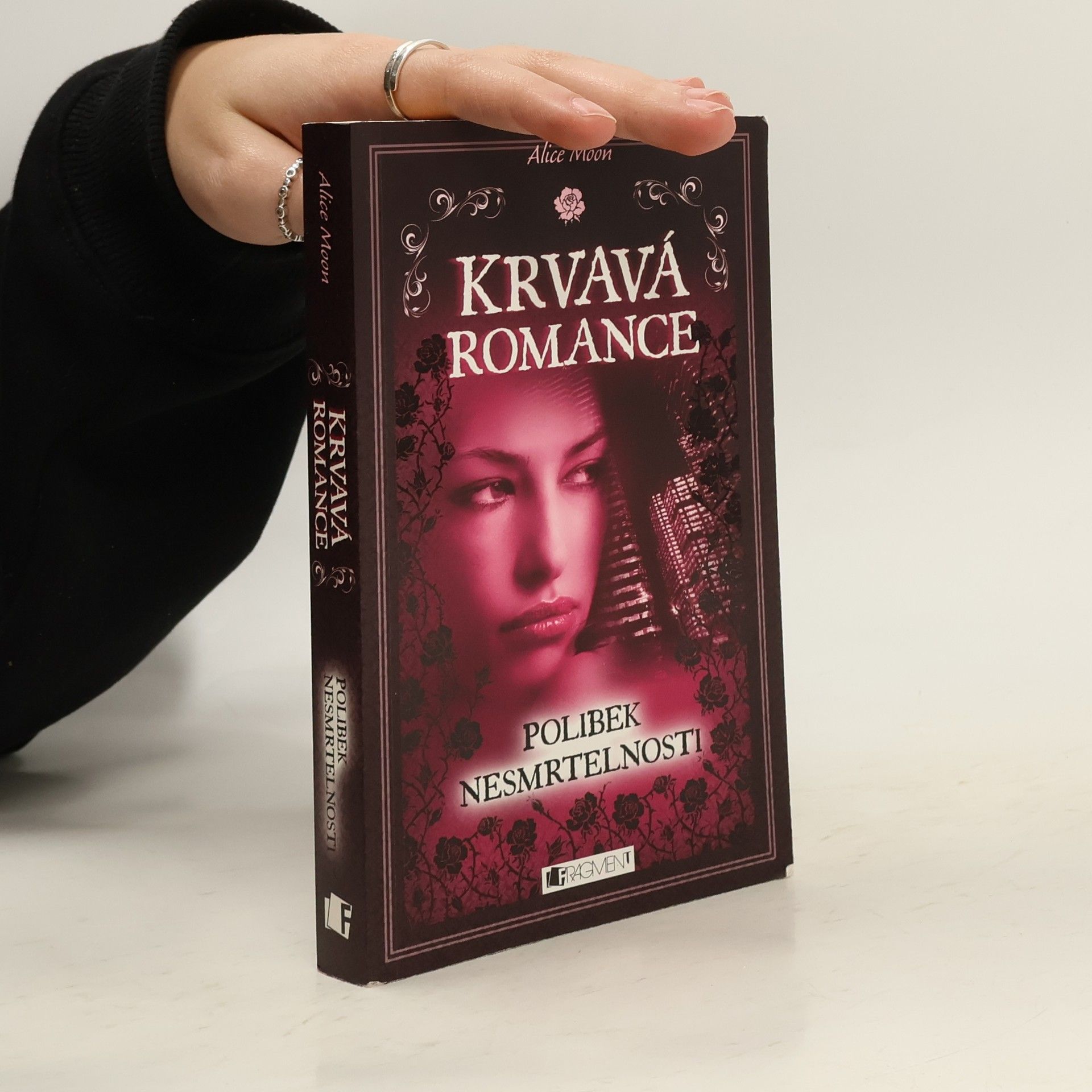 Alice Moon Polibek nesmrtelnosti