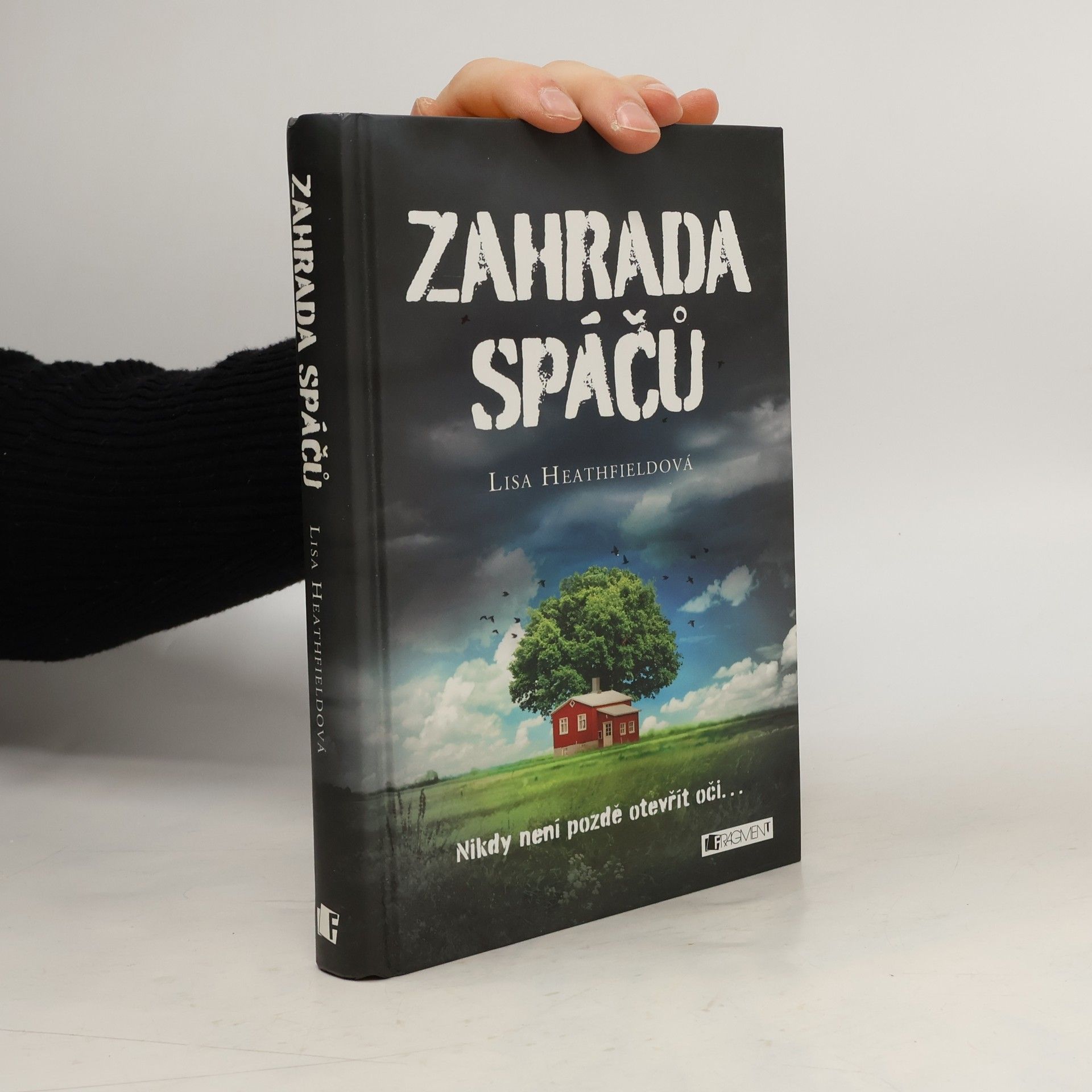 Lisa Heathfield Zahrada spáčů