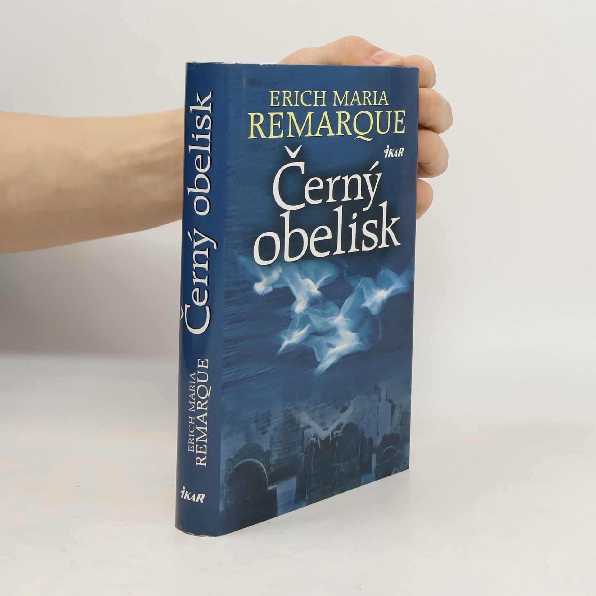 Erich Maria Remarque Černý obelisk