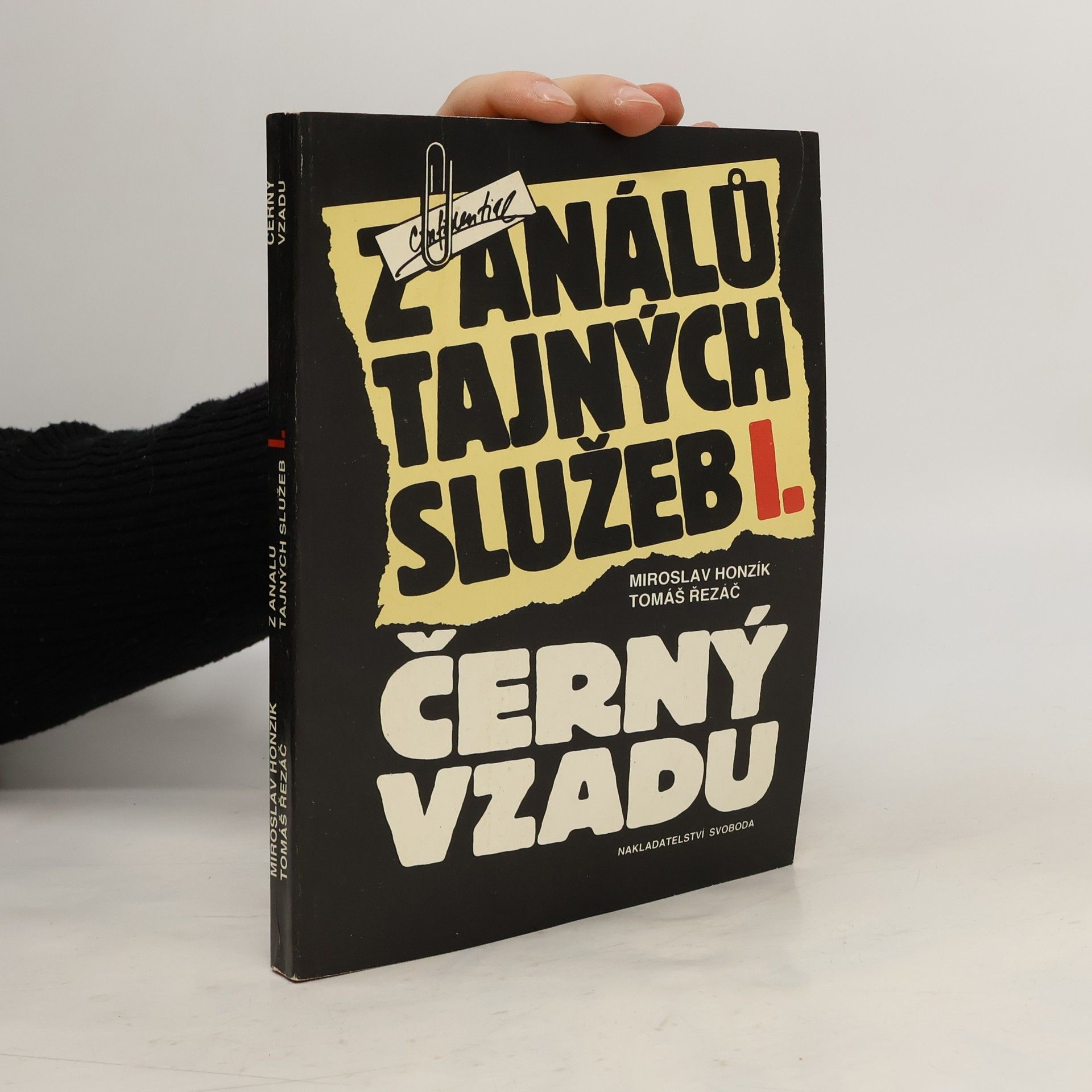 Z análů tajných služeb I. Černý vzadu