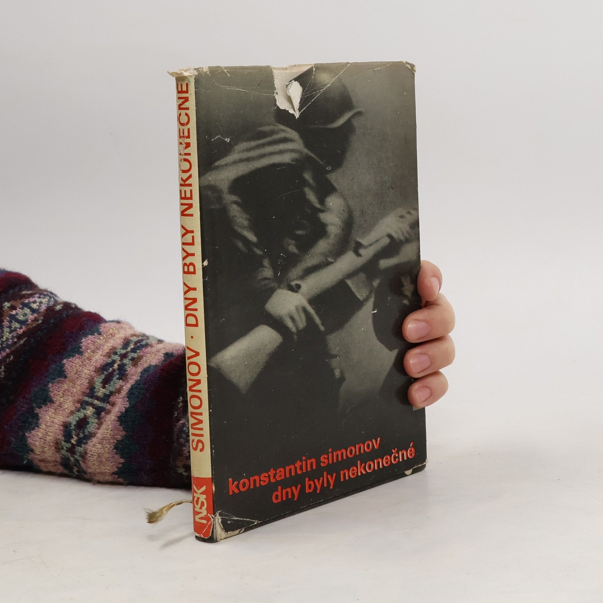 Konstantin Michajlovič Simonov Dny byly nekonečné