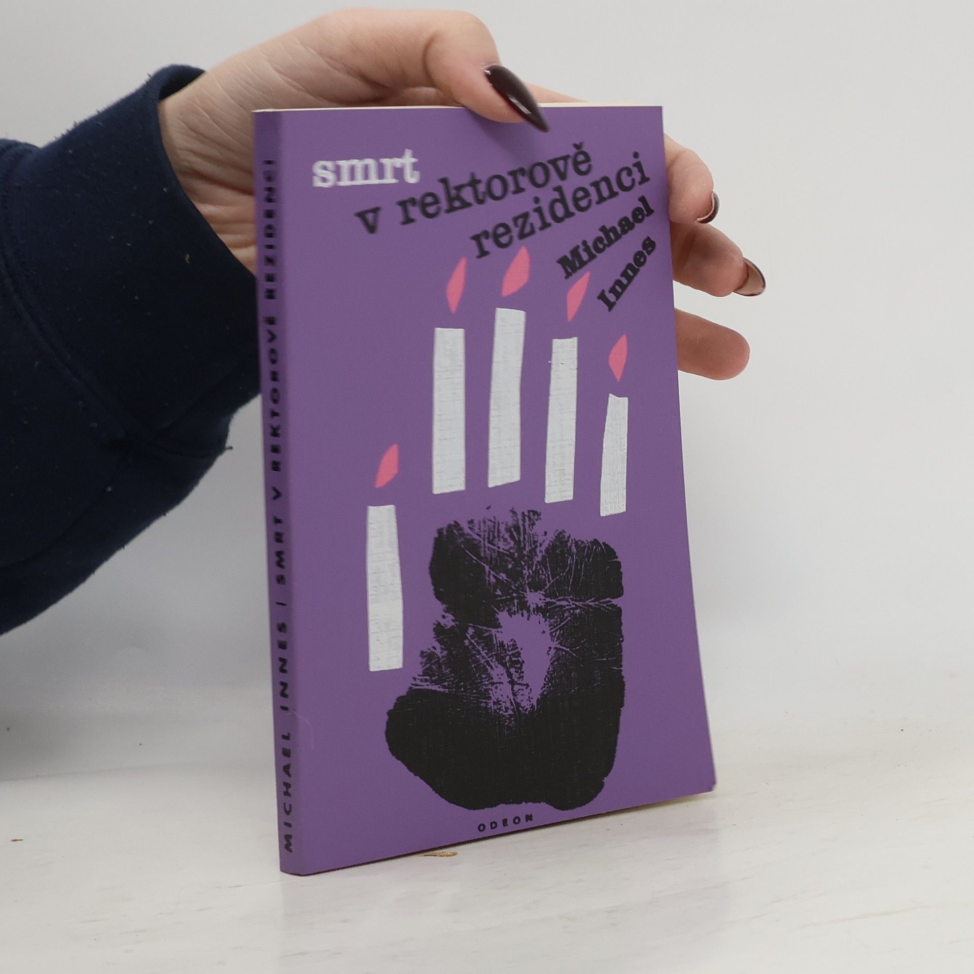 Michael Innes Smrt v rektorově rezidenci