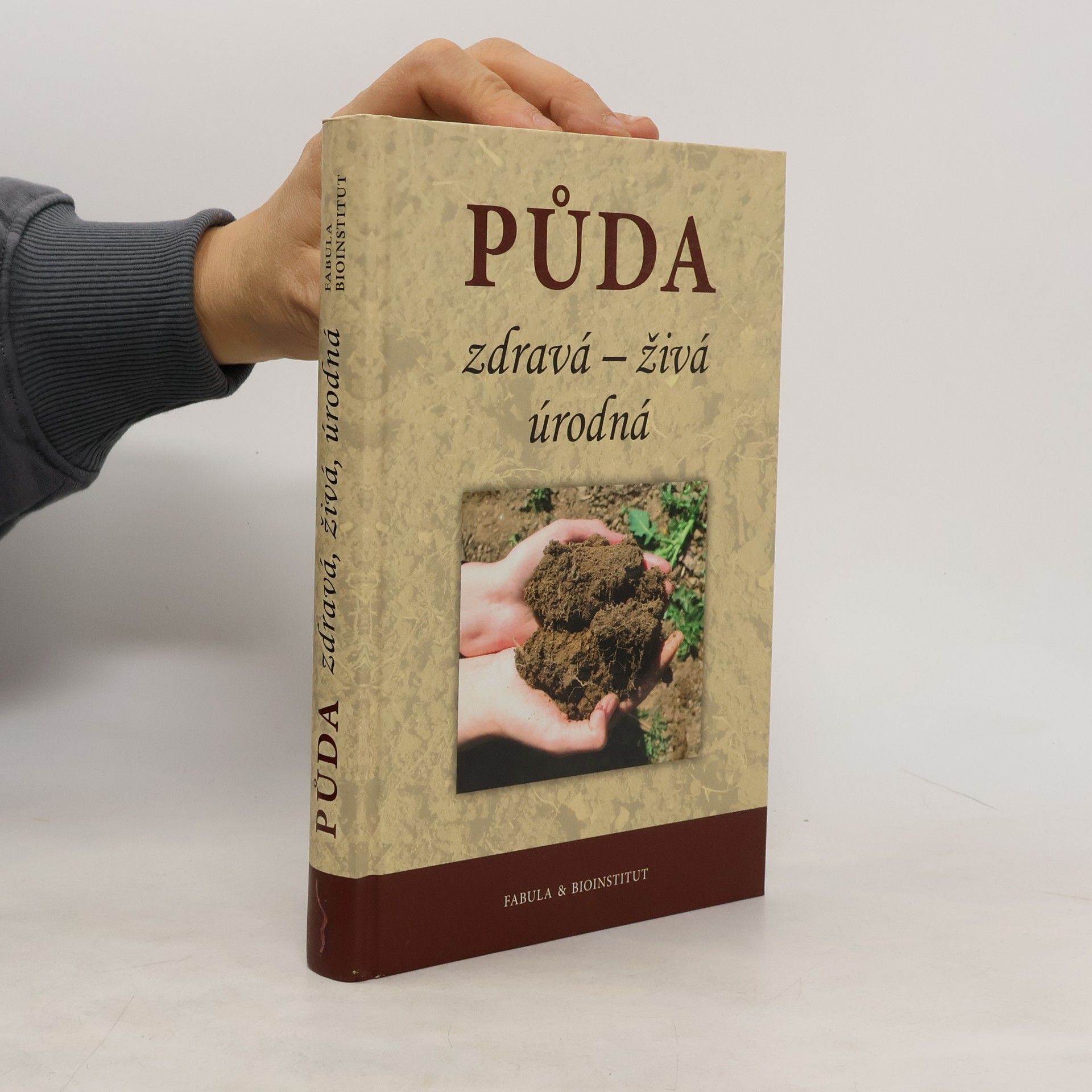 Autores varios Půda