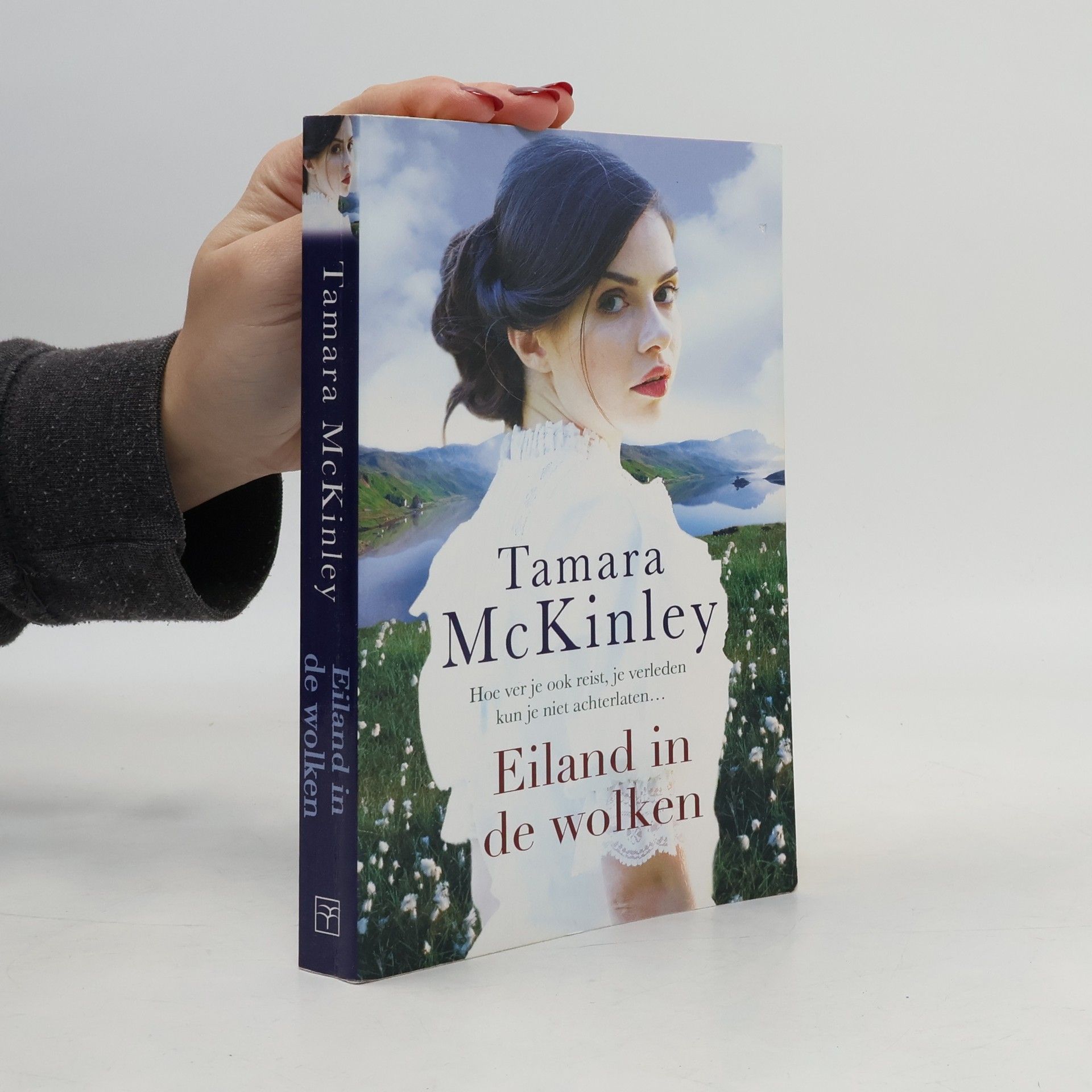 Tamara McKinley Eiland in de wolken