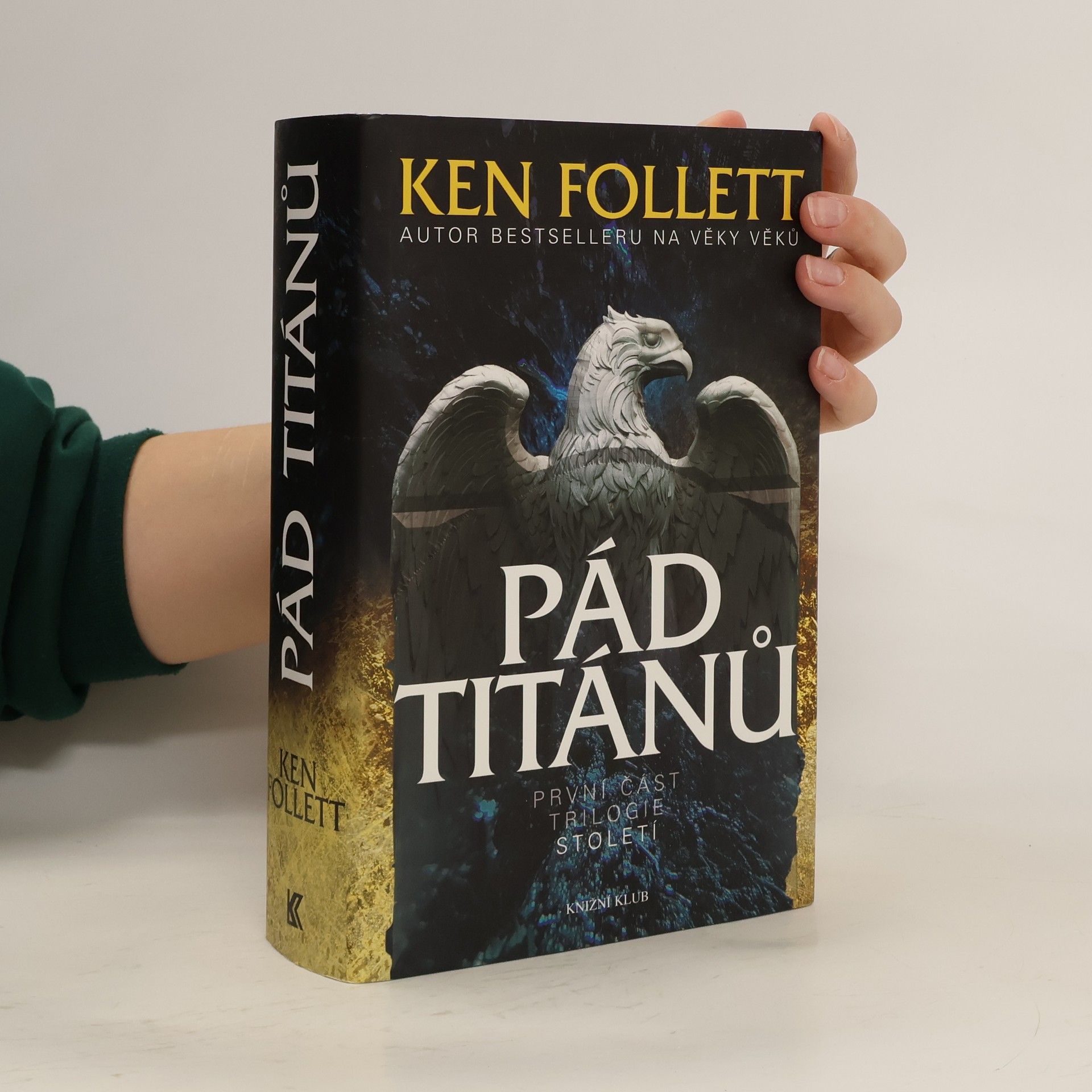 Ken Follett Pád titánů