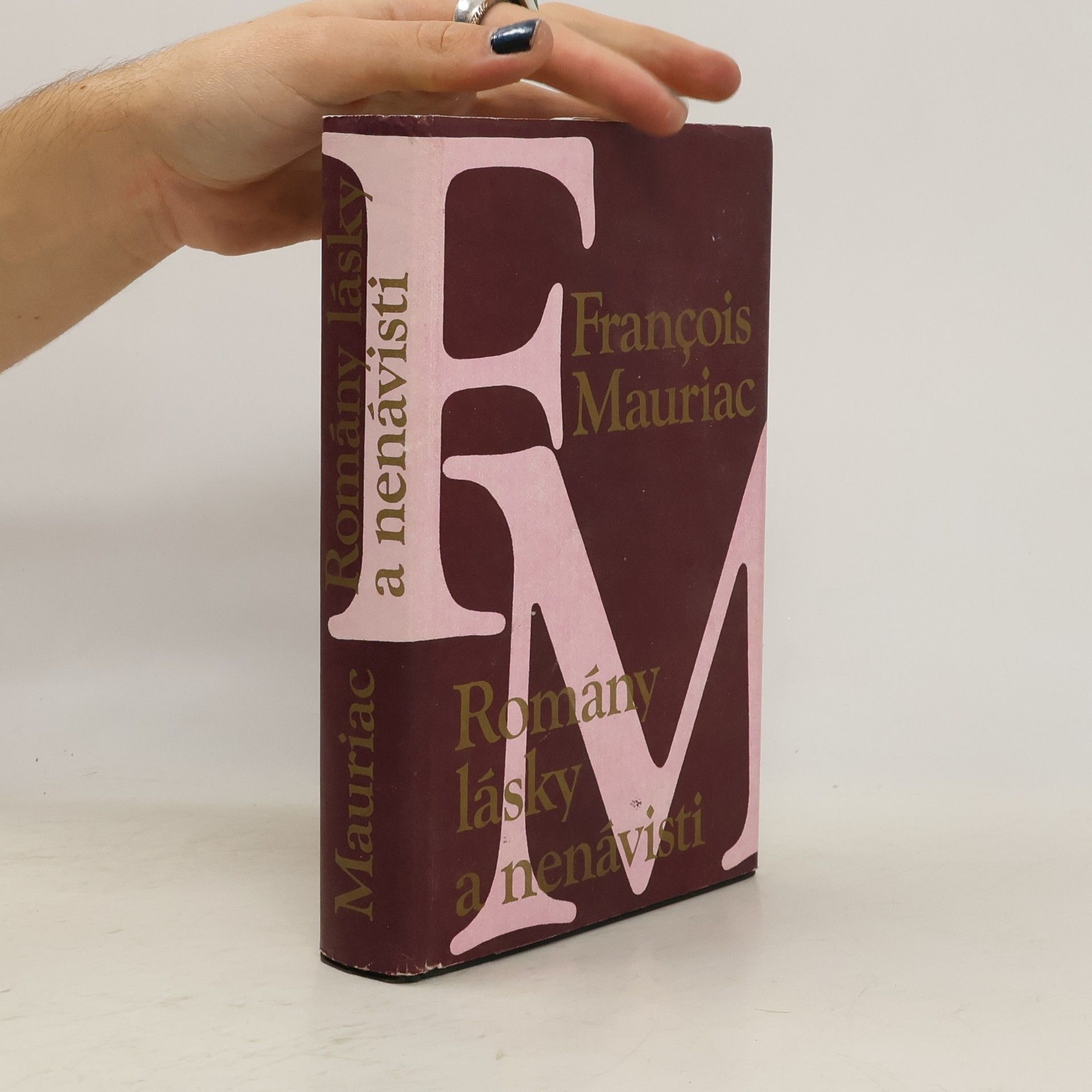 Romány lásky a nenávisti