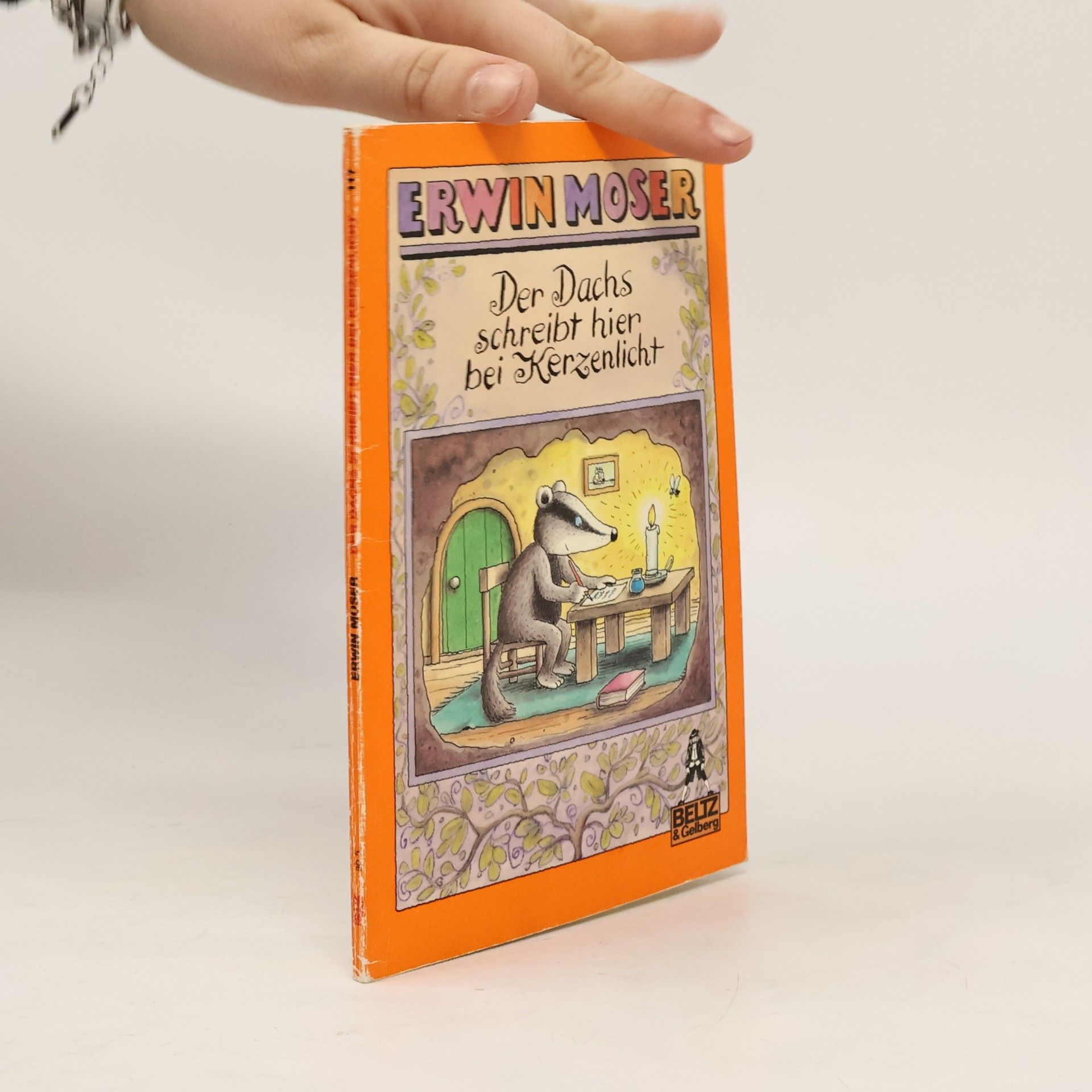 Erwin Moser Der Dachs schreibt hier bei Kerzenlicht