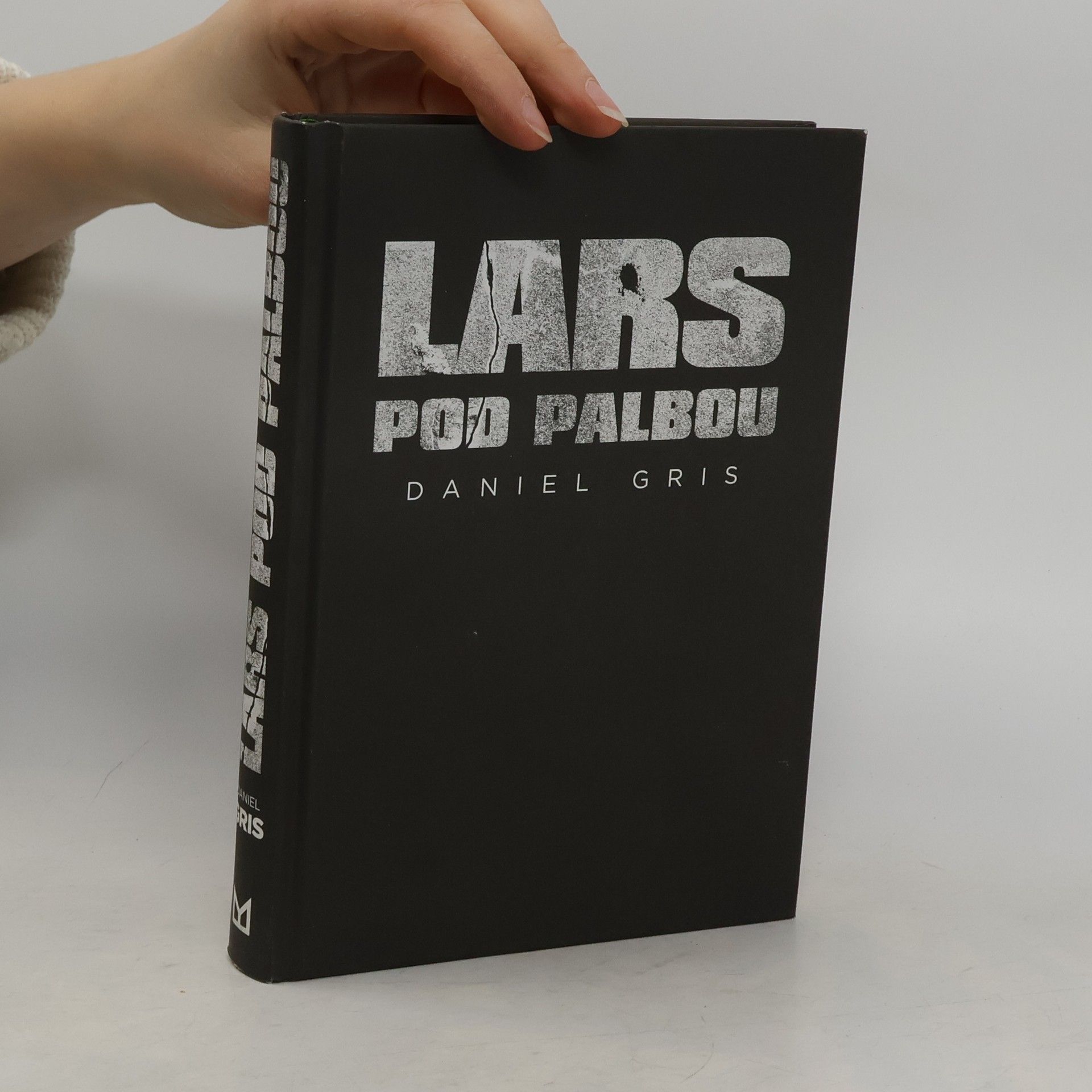Lars pod palbou