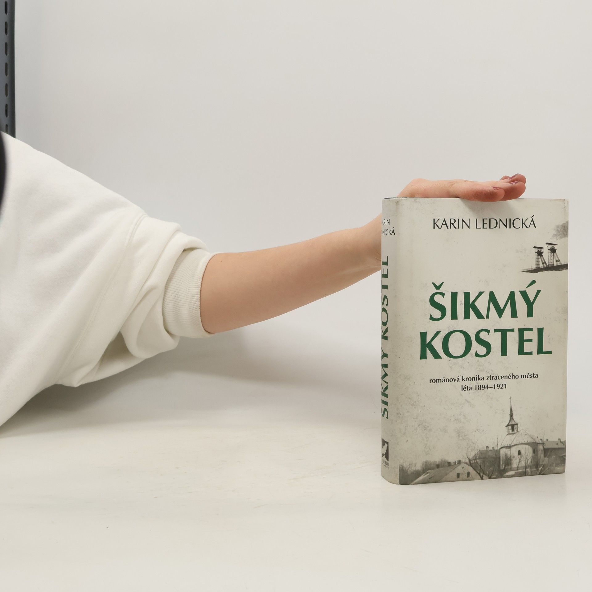 Karin Lednická Šikmý kostel