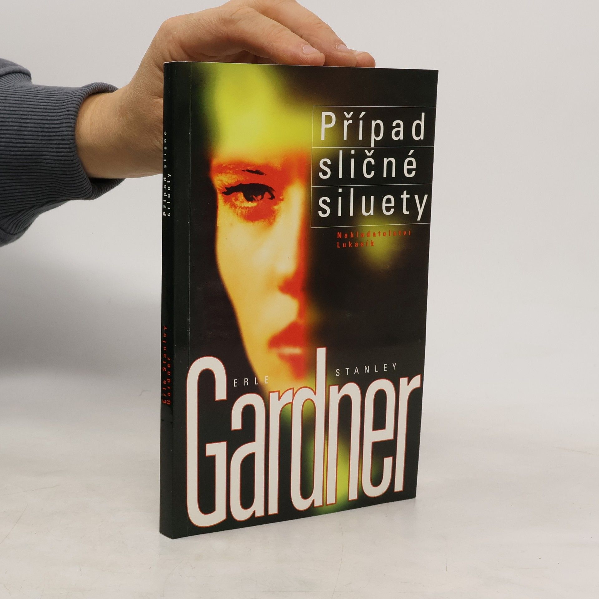 Erle Stanley Gardner Případ sličné siluety