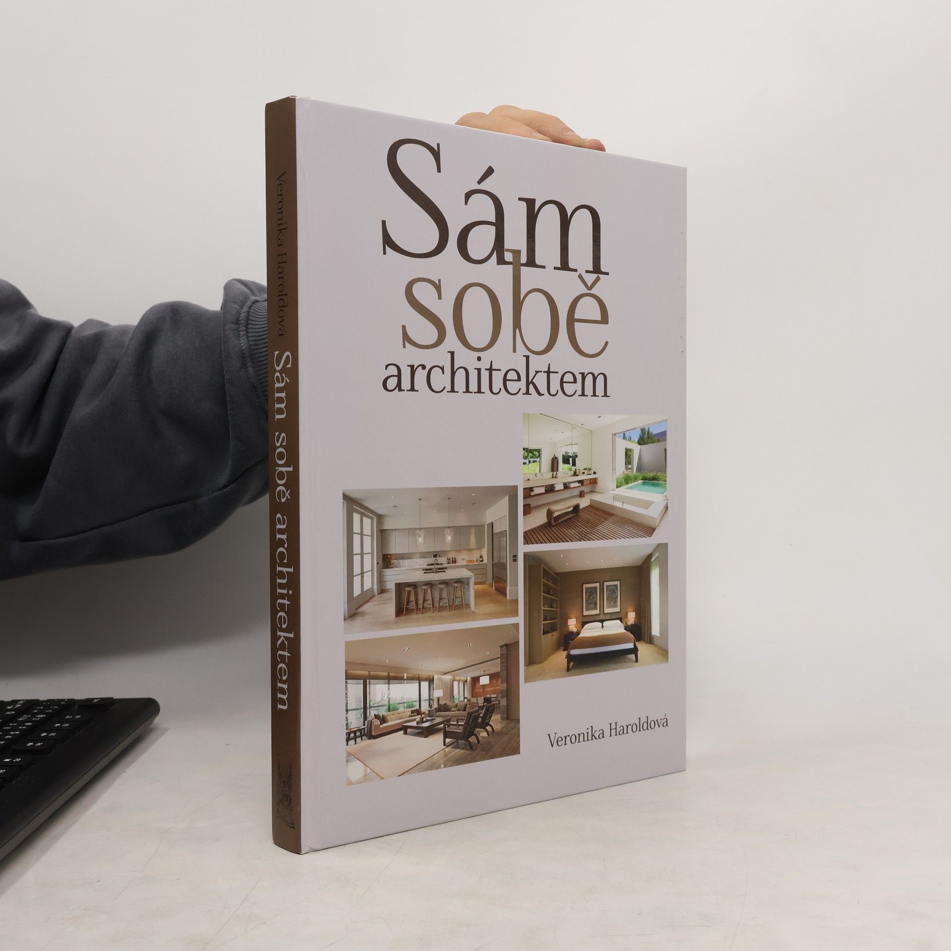 Veronika Haroldová Sám sobě architektem