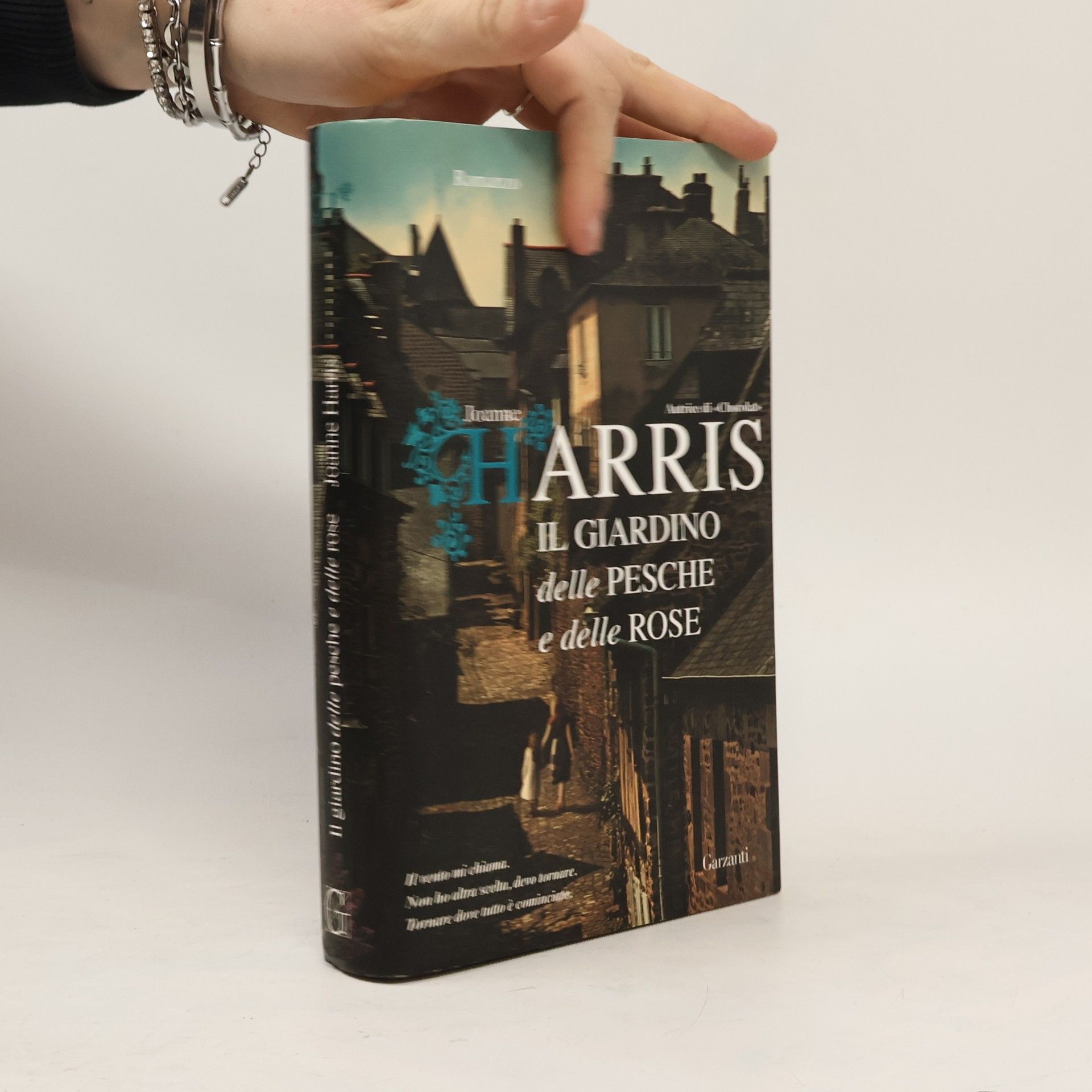 Joanne Harris Il giardino delle pesche e delle rose