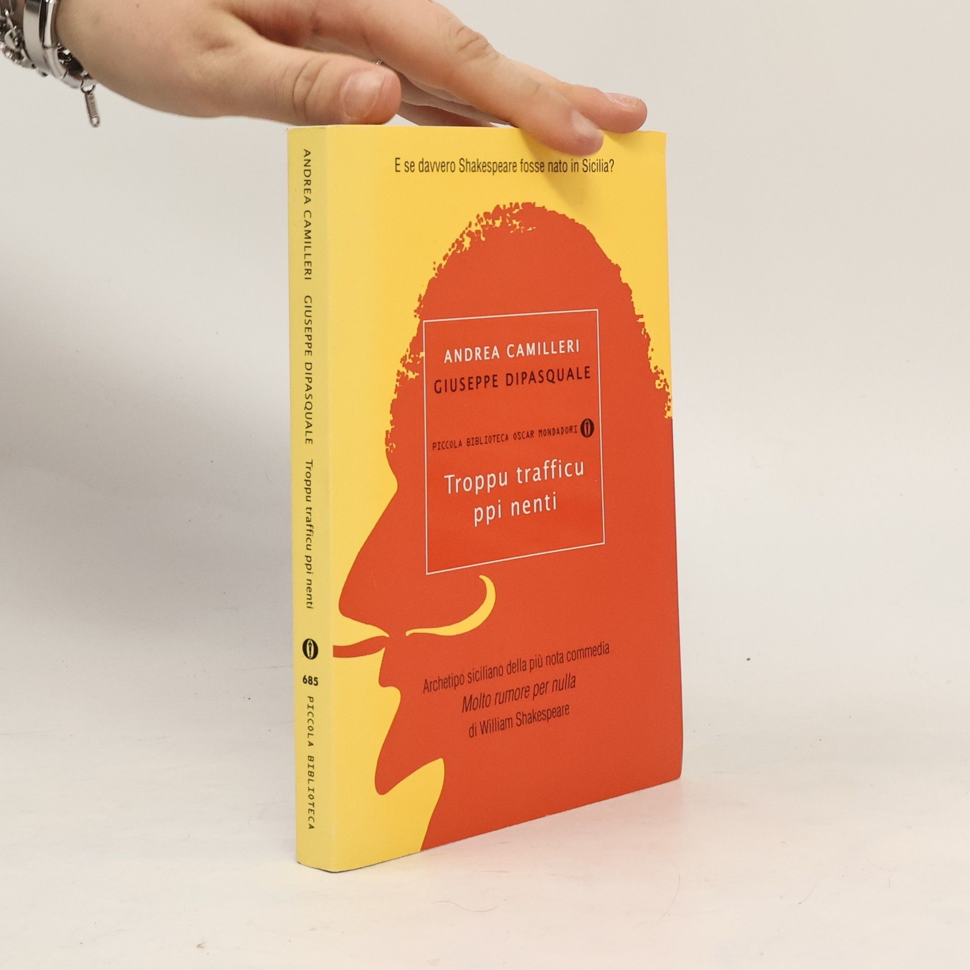 Andrea Camilleri Piccola Biblioteca - 685: Troppu trafficu ppi nenti