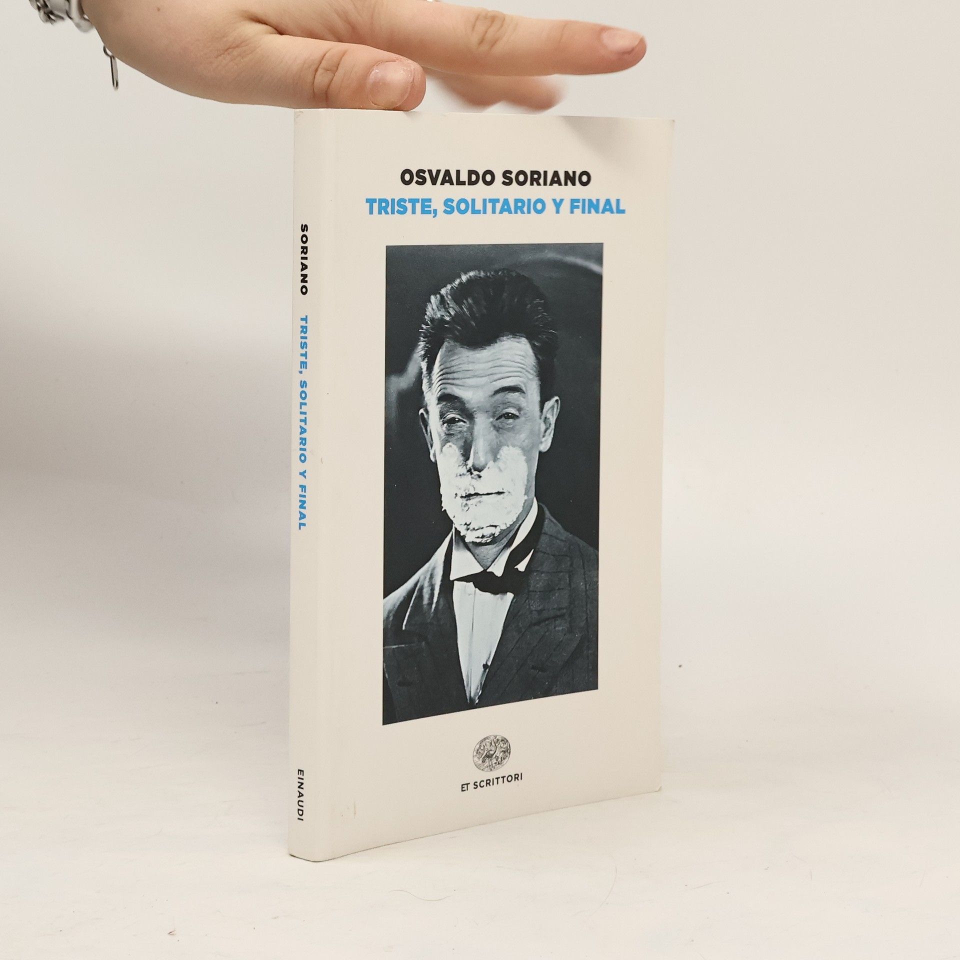 Osvaldo Soriano Triste, solitario y final