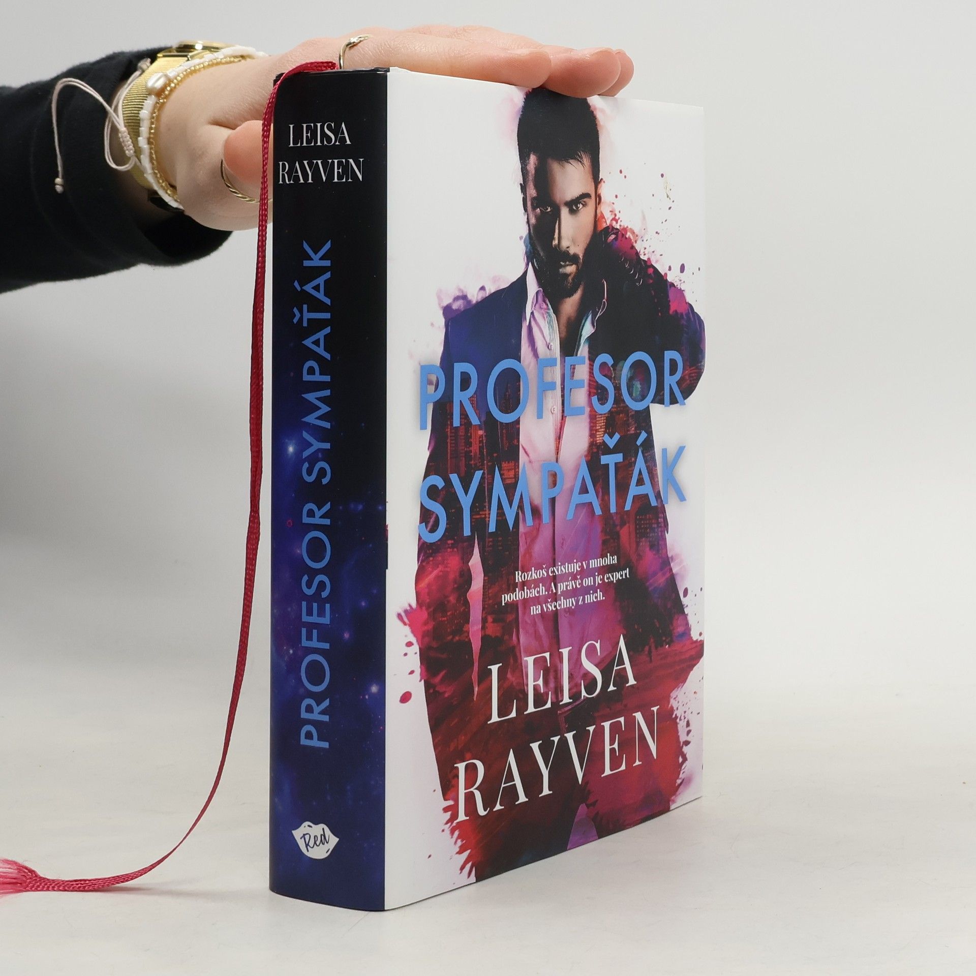 Leisa Rayven Profesor Sympaťák