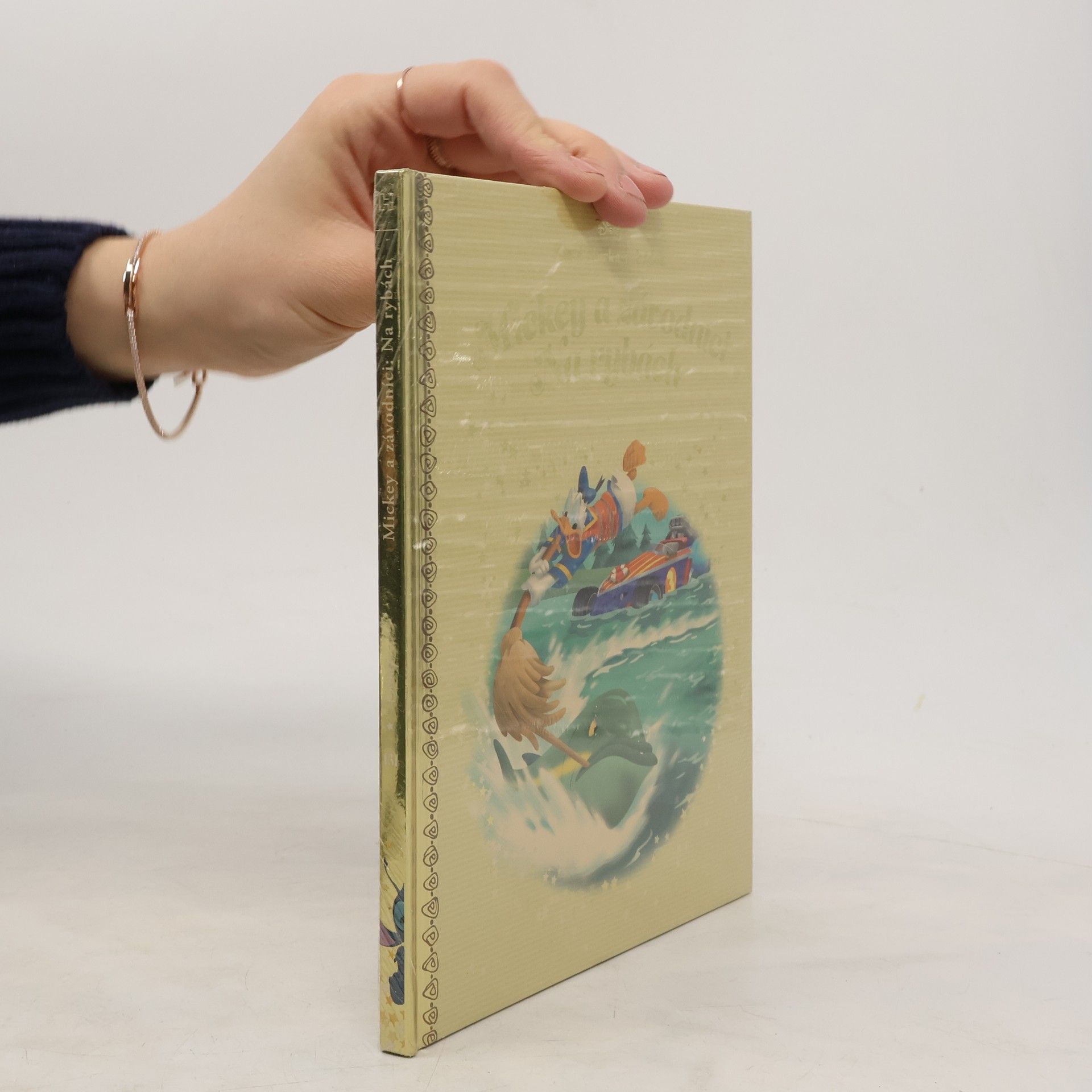 Collectif d'auteurs Zlatá sbírka pohádek. Mickey a závodníci Na rybách