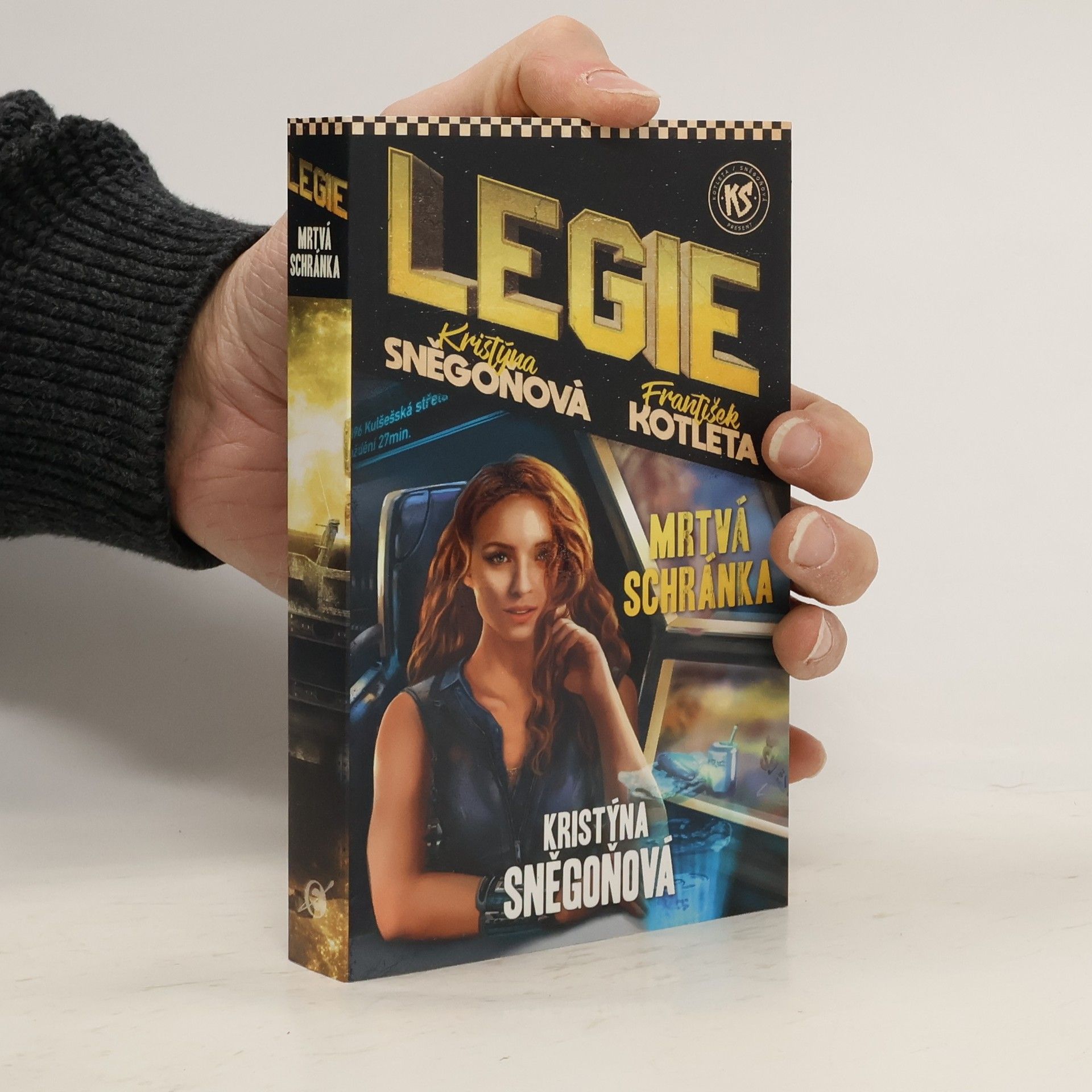 Kristýna Sněgoňová Legie. Mrtvá schránka