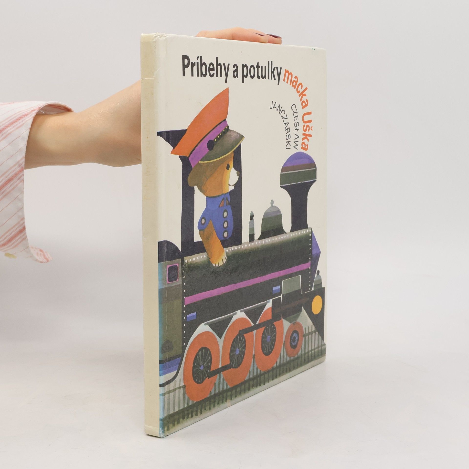 Czeslaw Janczarski Príbehy a potulky macka Uška