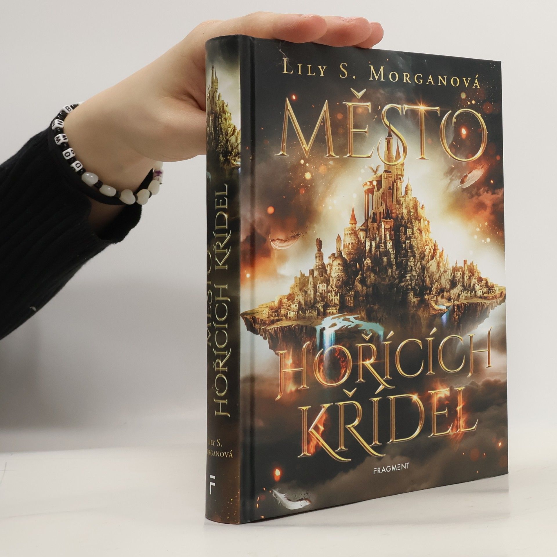 Lily S Morgan Město hořících křídel