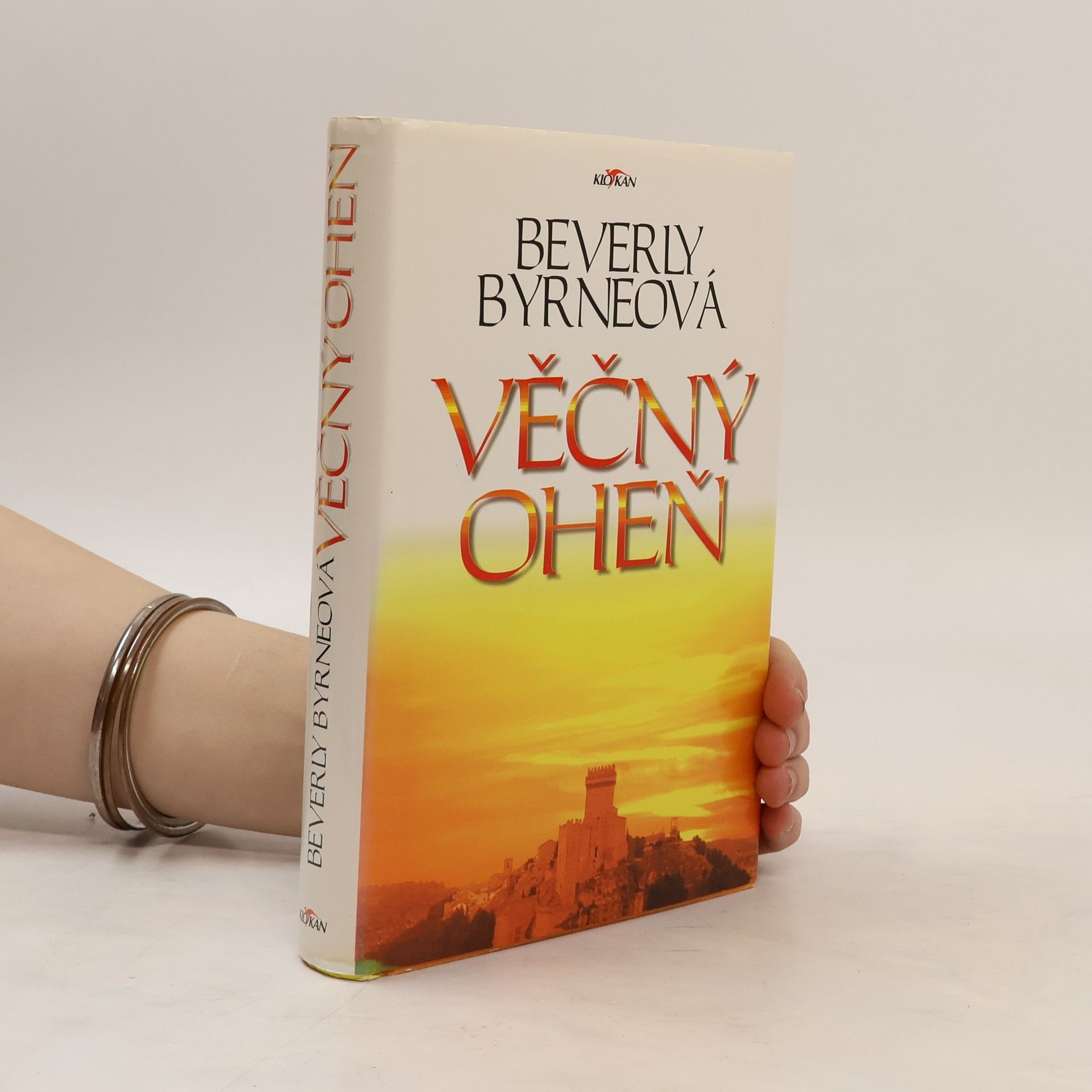 Beverly Byrne Věčný oheň