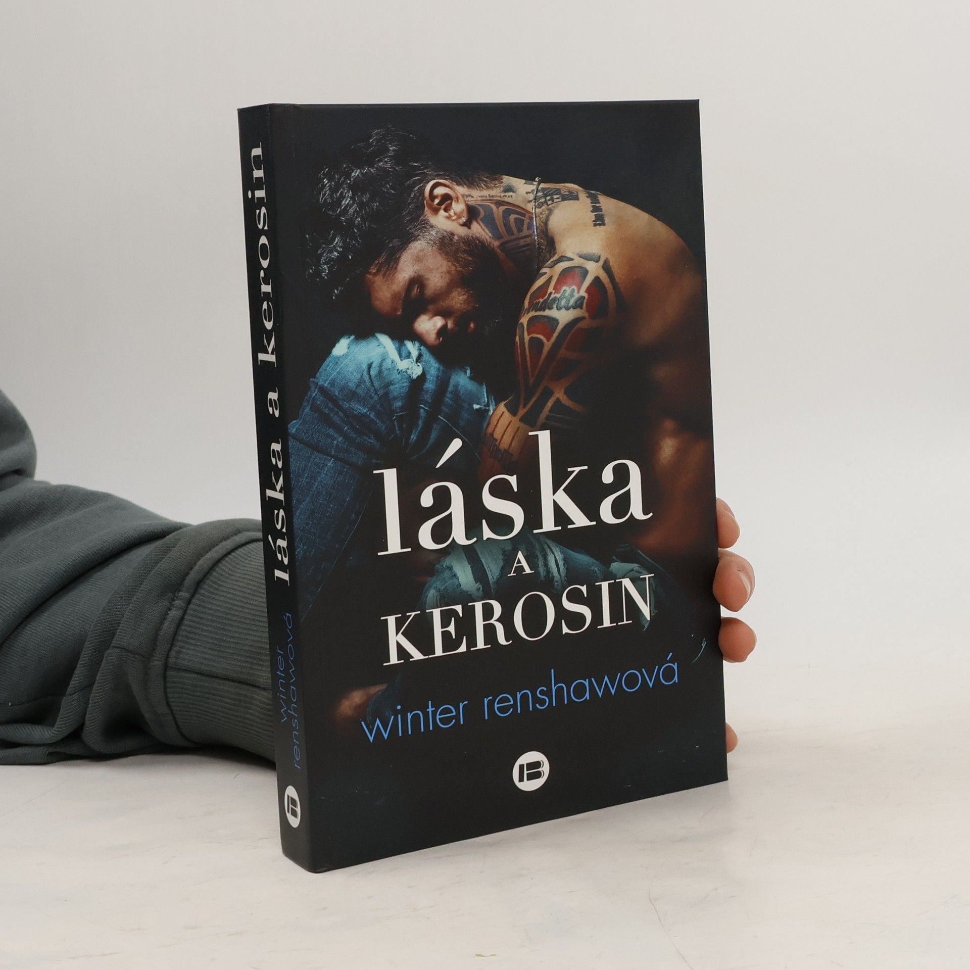 Winter Renshaw Láska a kerosin