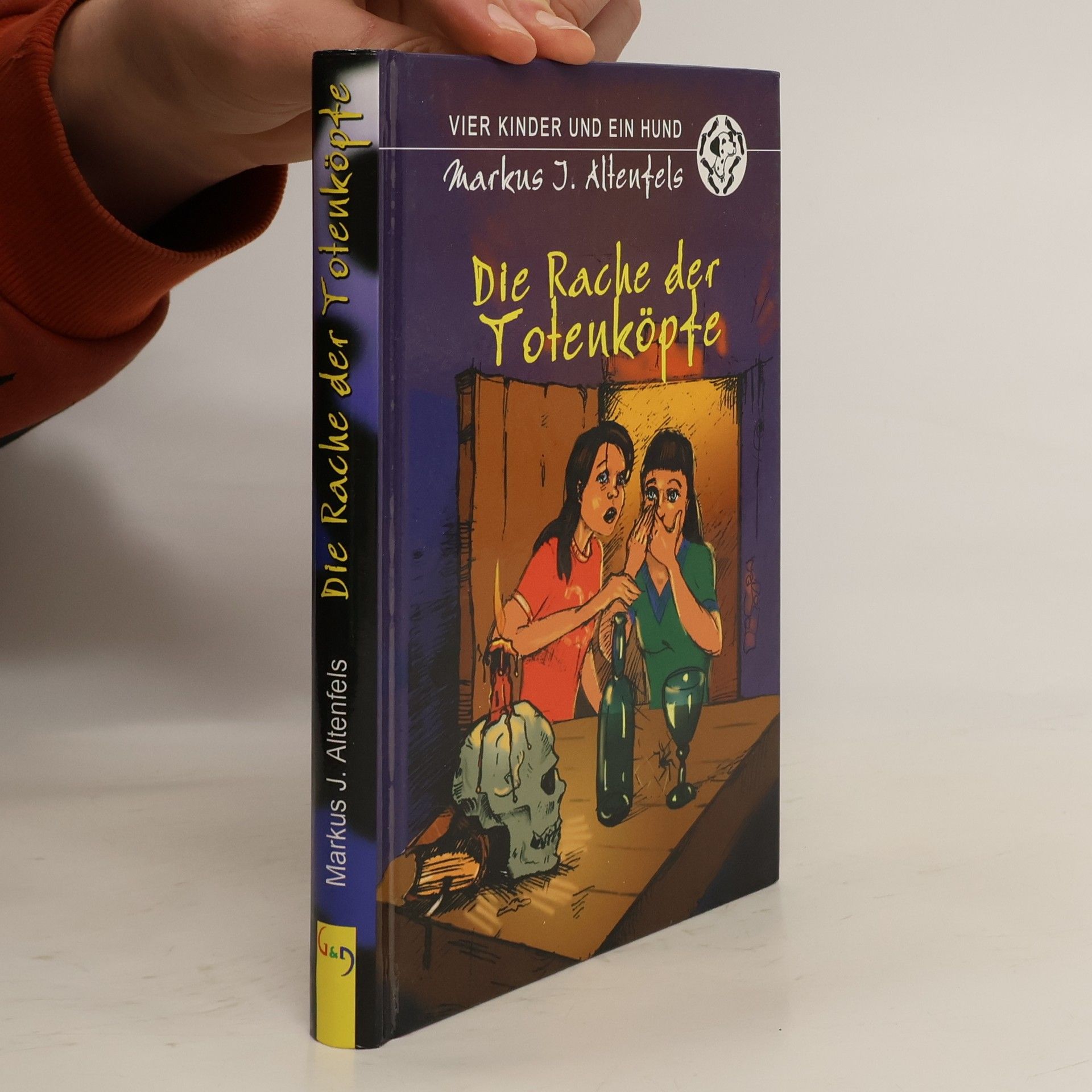 Vier Kinder und ein Hund