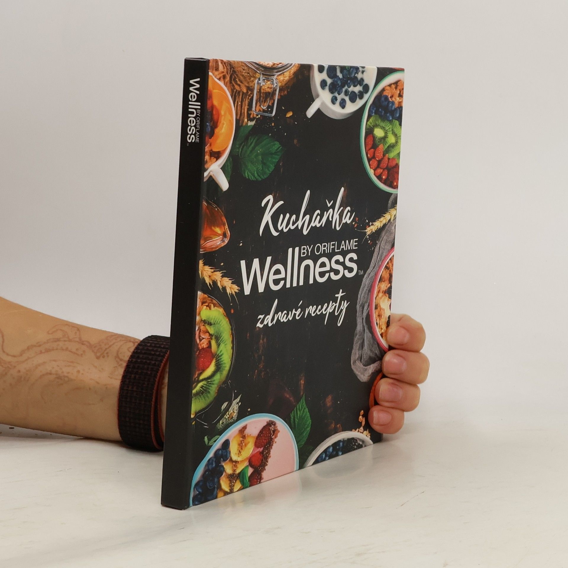 Kolektív autorov Kuchařka Wellness by Oriflame. Zdravé recepty