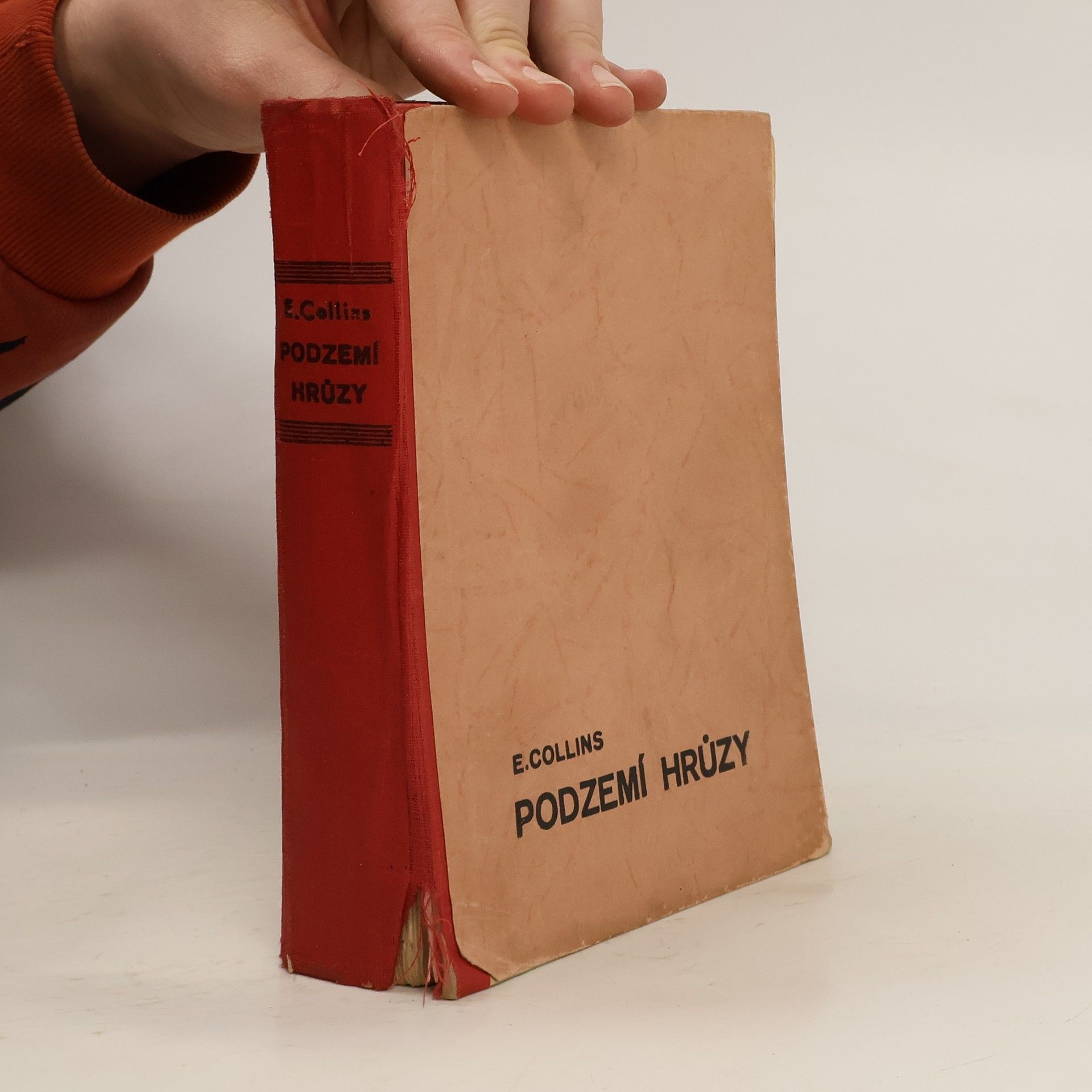 Edgar Collins Podzemí hrůzy