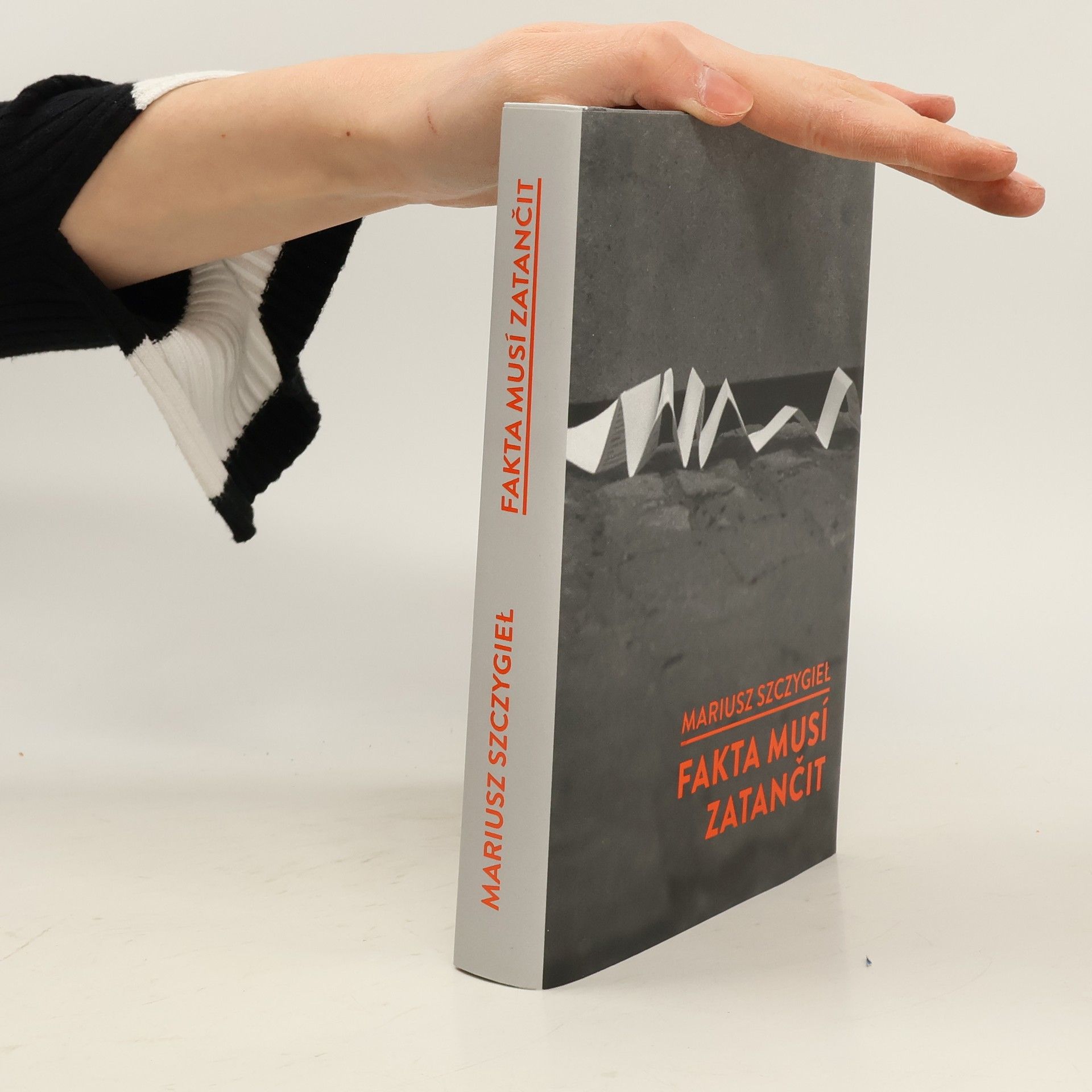 Fakta musí zatančit