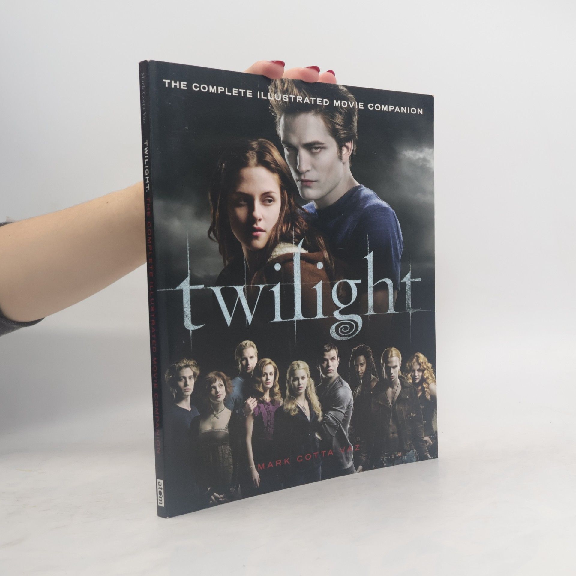 Twilight : the complete illustrated movie companion