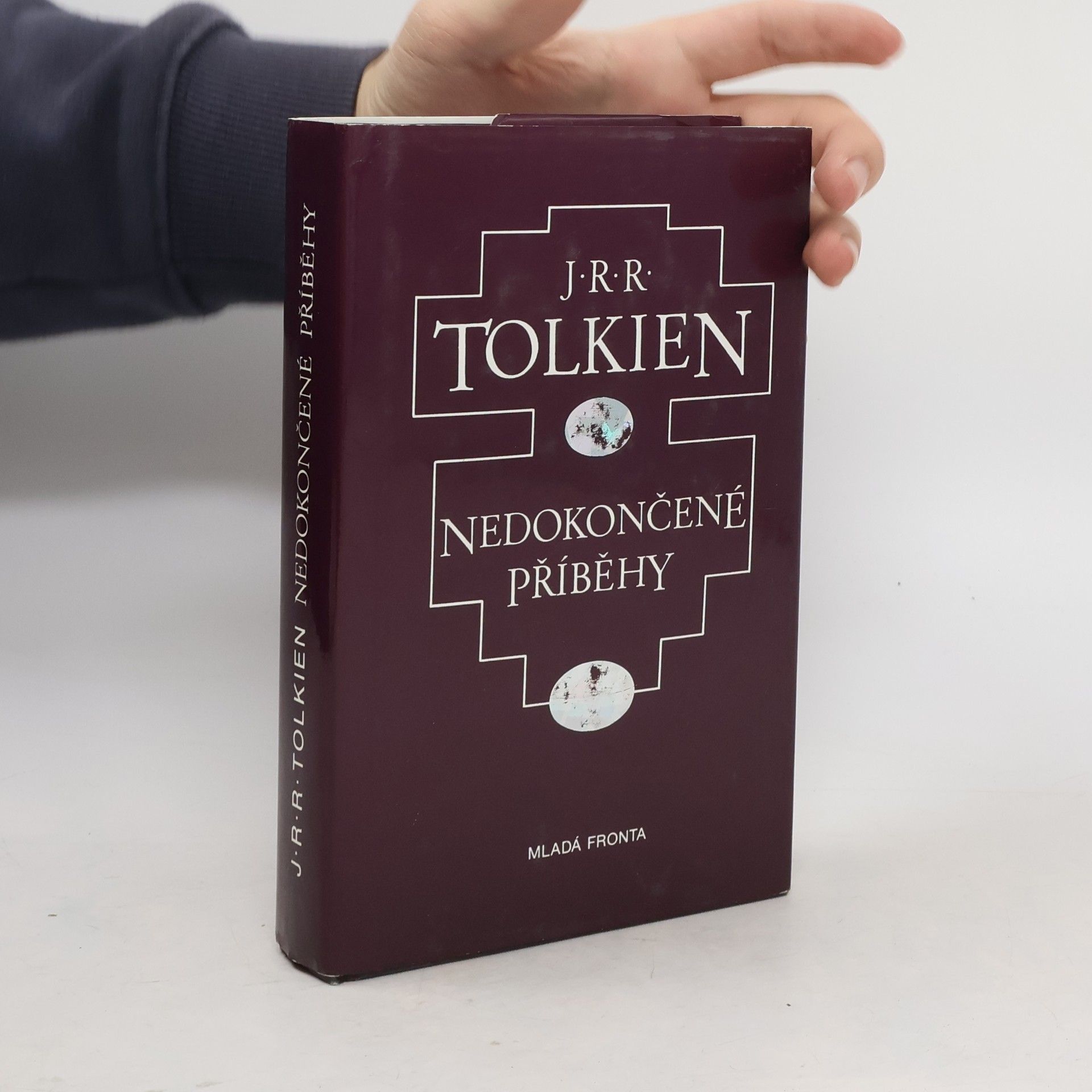 J. R. R. Tolkien Nedokončené příběhy Númenoru a Středozemě