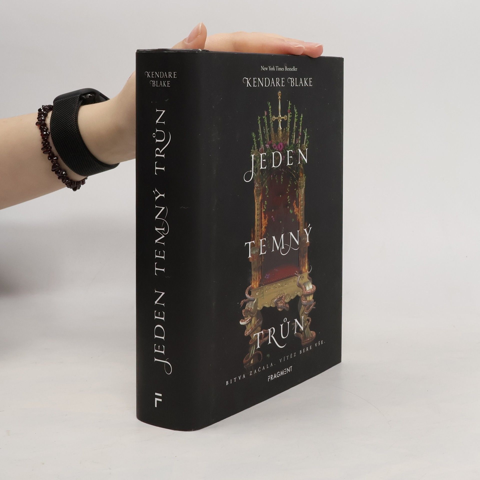 Kendare Blake Jeden temný trůn