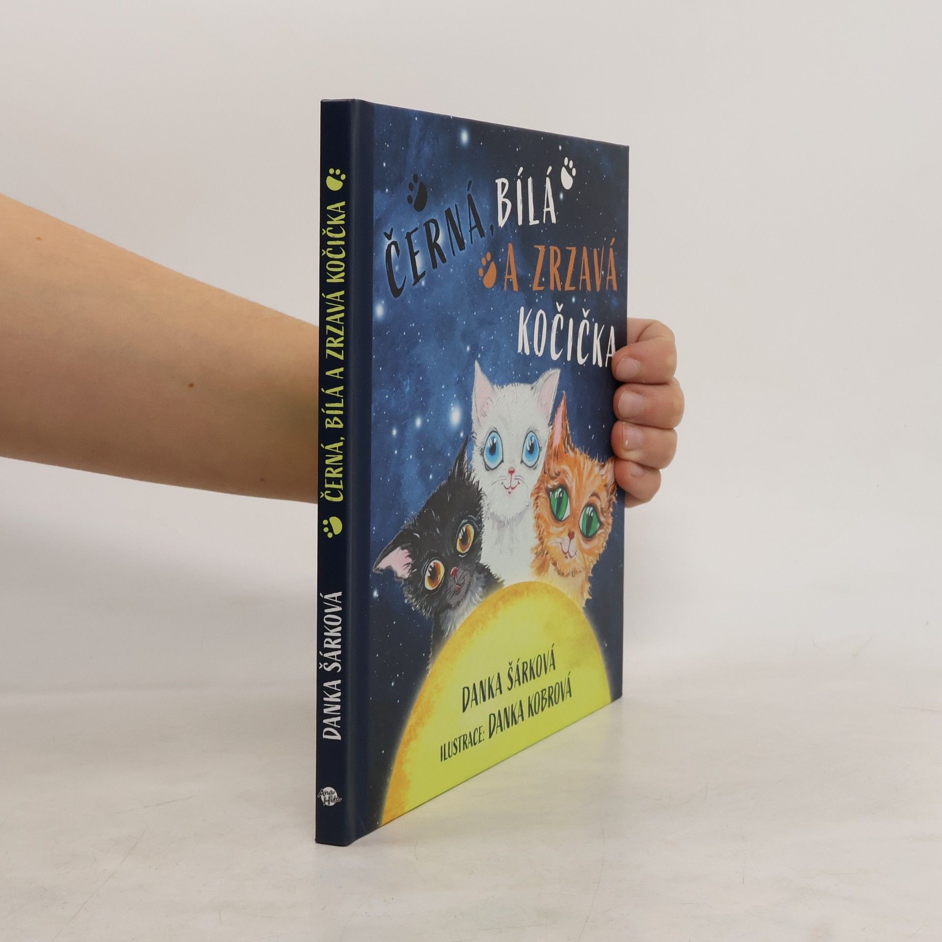Danka Šárková Černá, bílá a zrzavá kočička