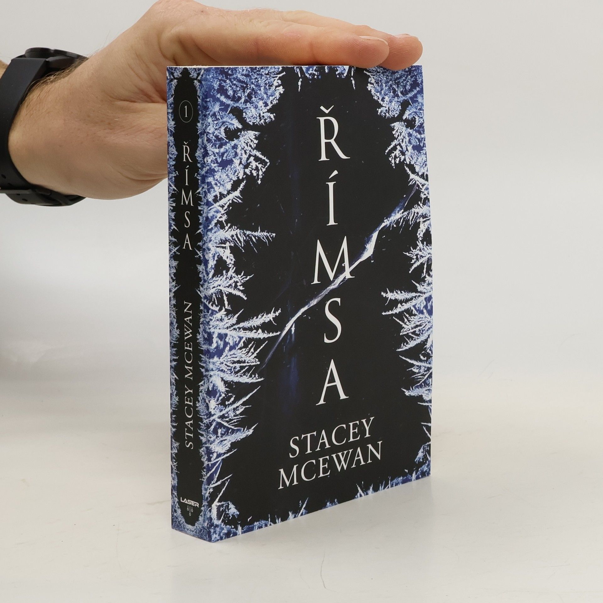 Stacey McEwan Římsa