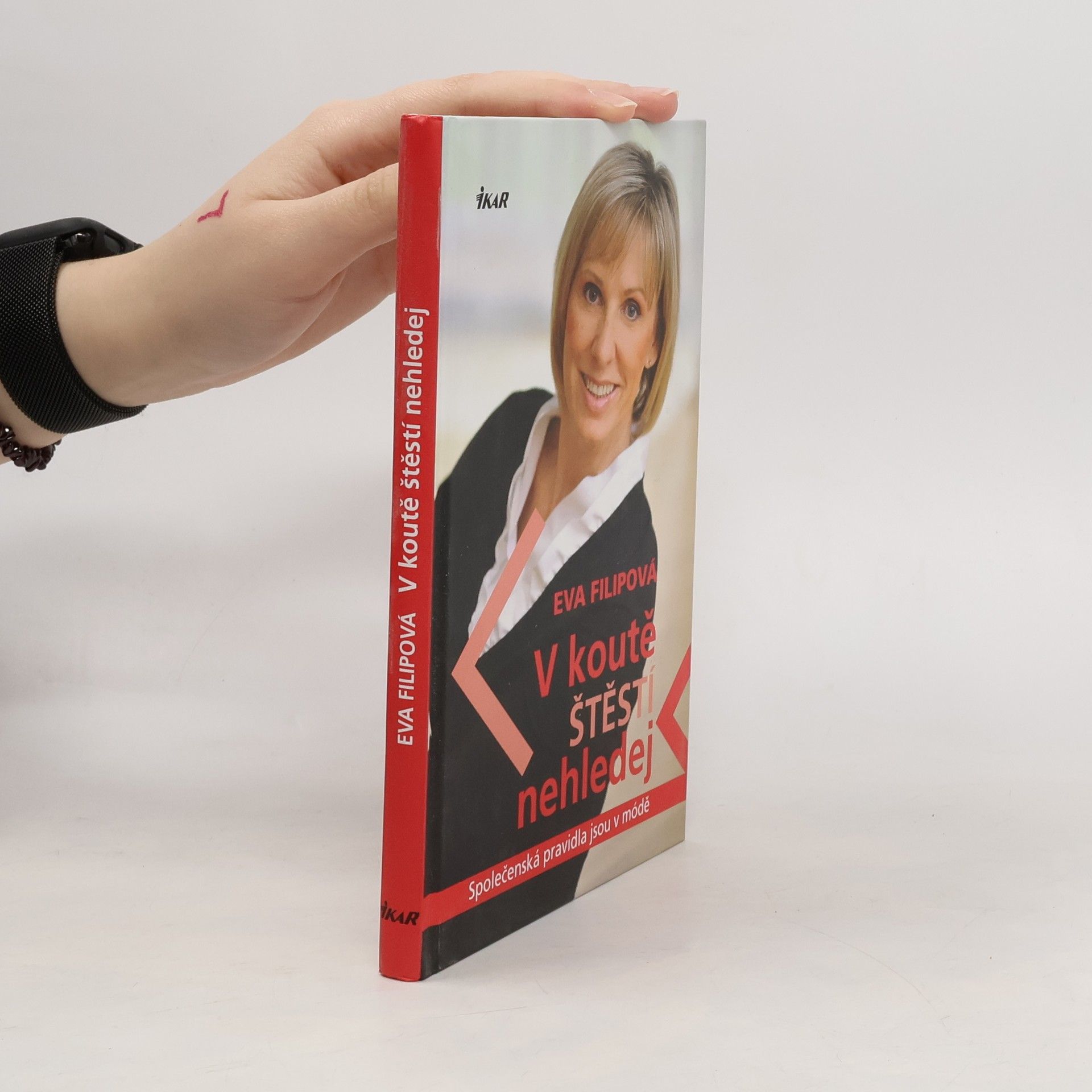 V koutě štěstí nehledej. Společenská pravidla jsou v módě