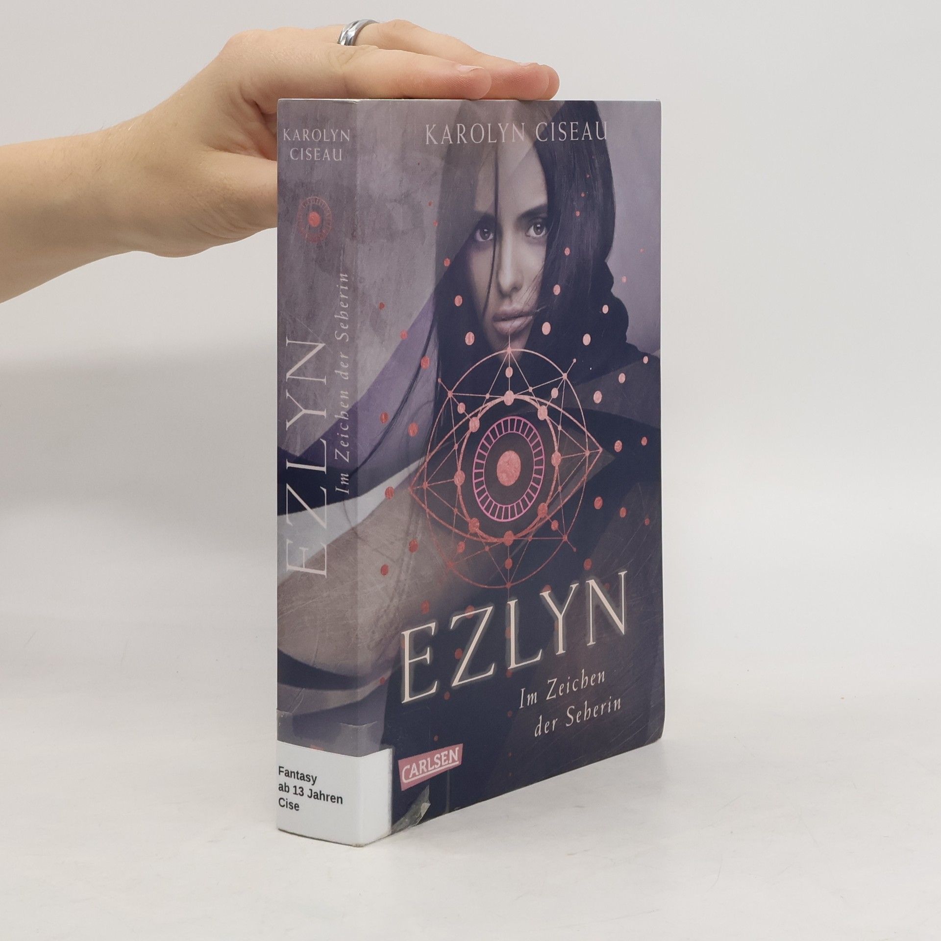 Karolyn Ciseau Ezlyn