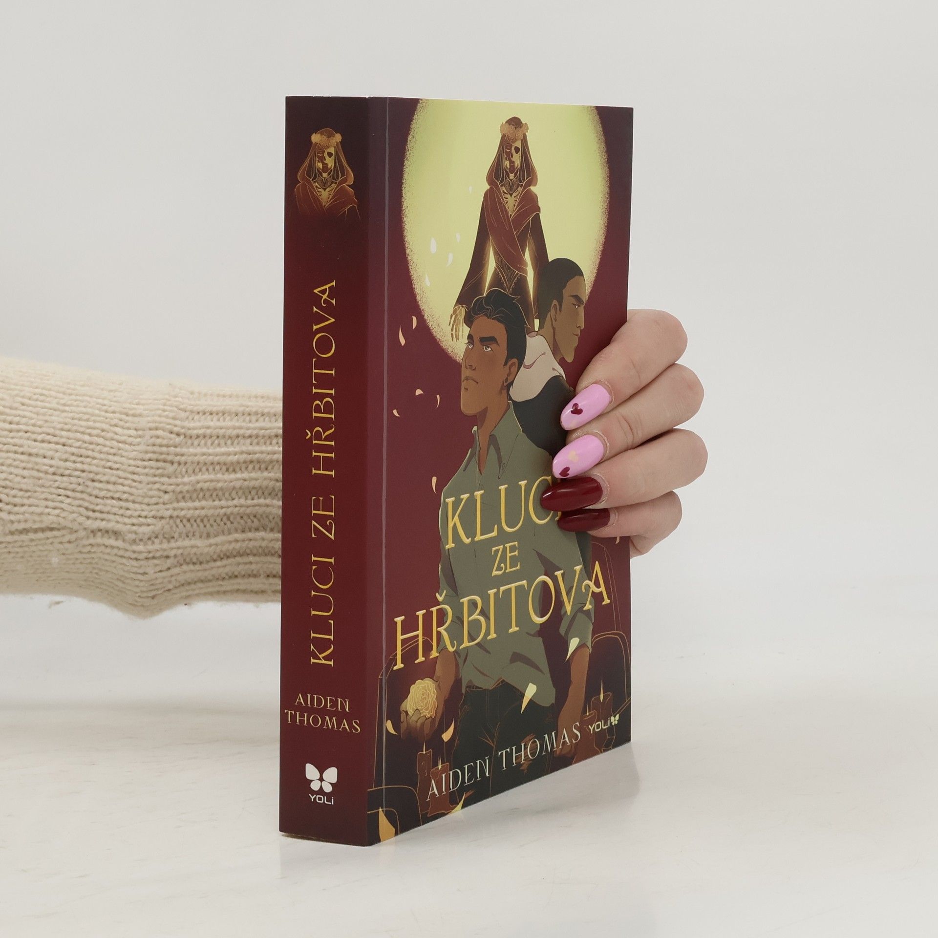 Aiden Thomas Kluci ze hřbitova