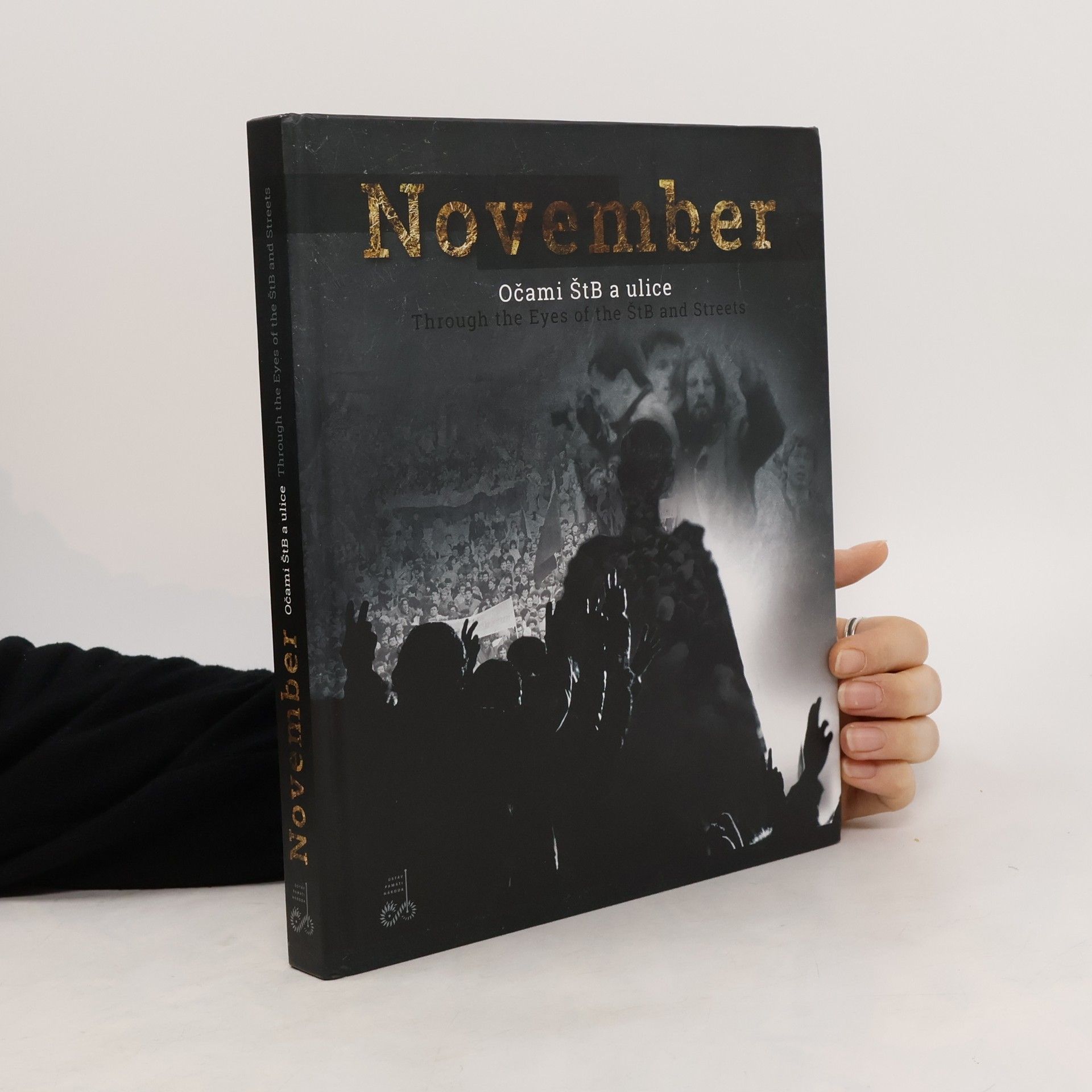 Pavol Balun November. Očami ŠtB a ulice