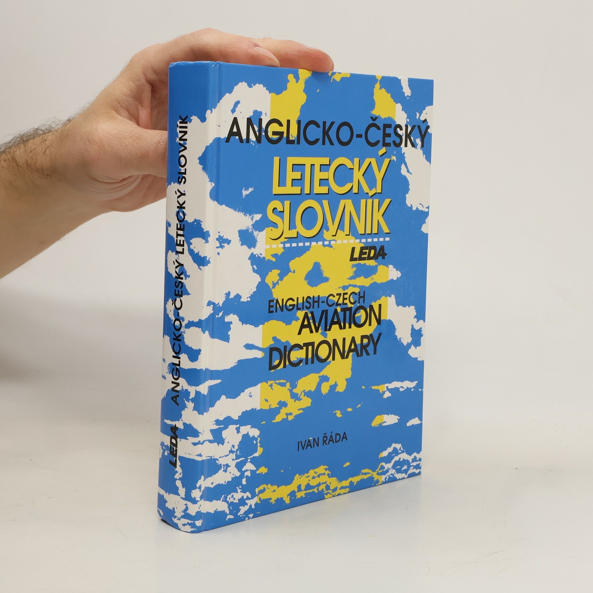 Anglicko-český letecký slovník = English-Czech aviation dictionary