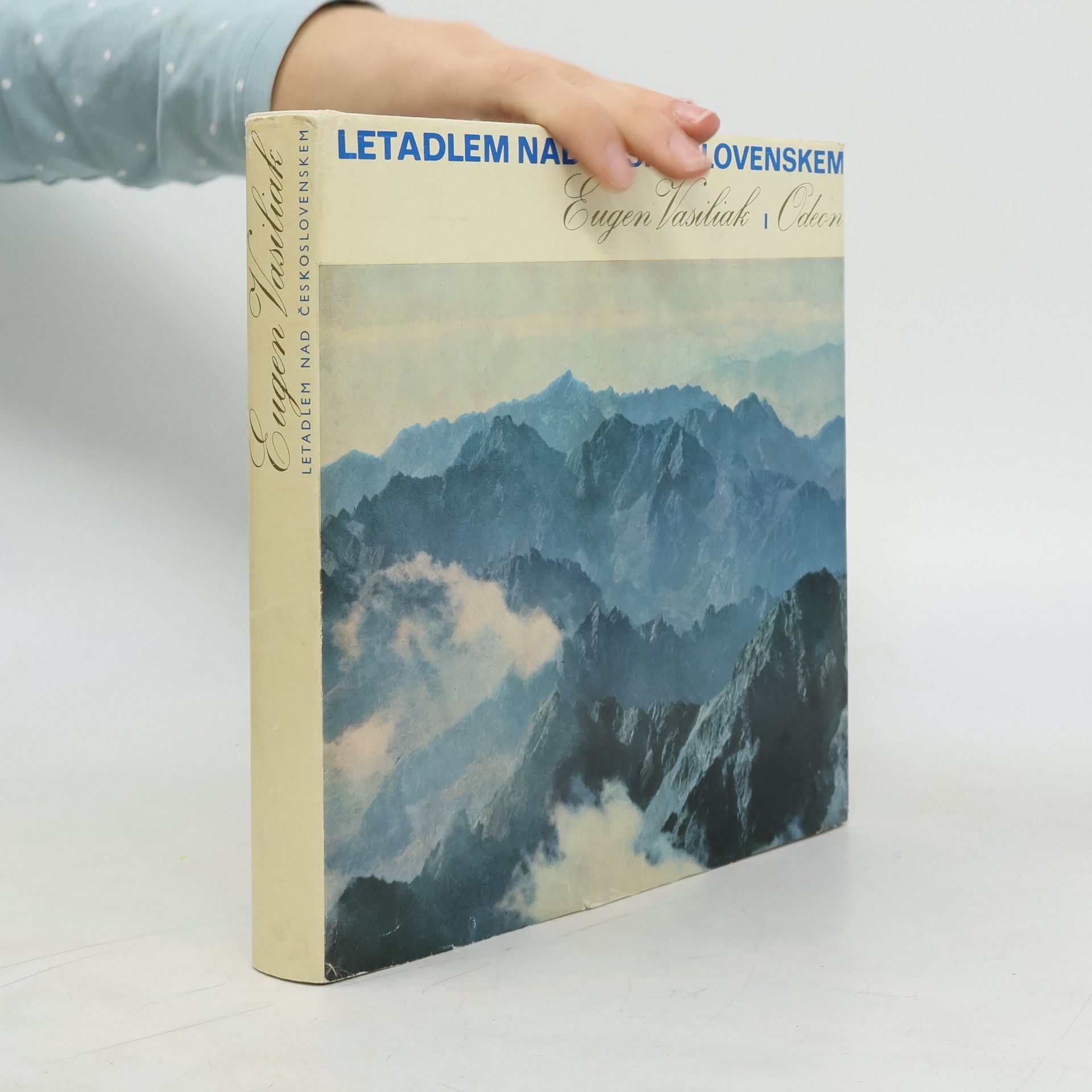 Letadlem nad Československem