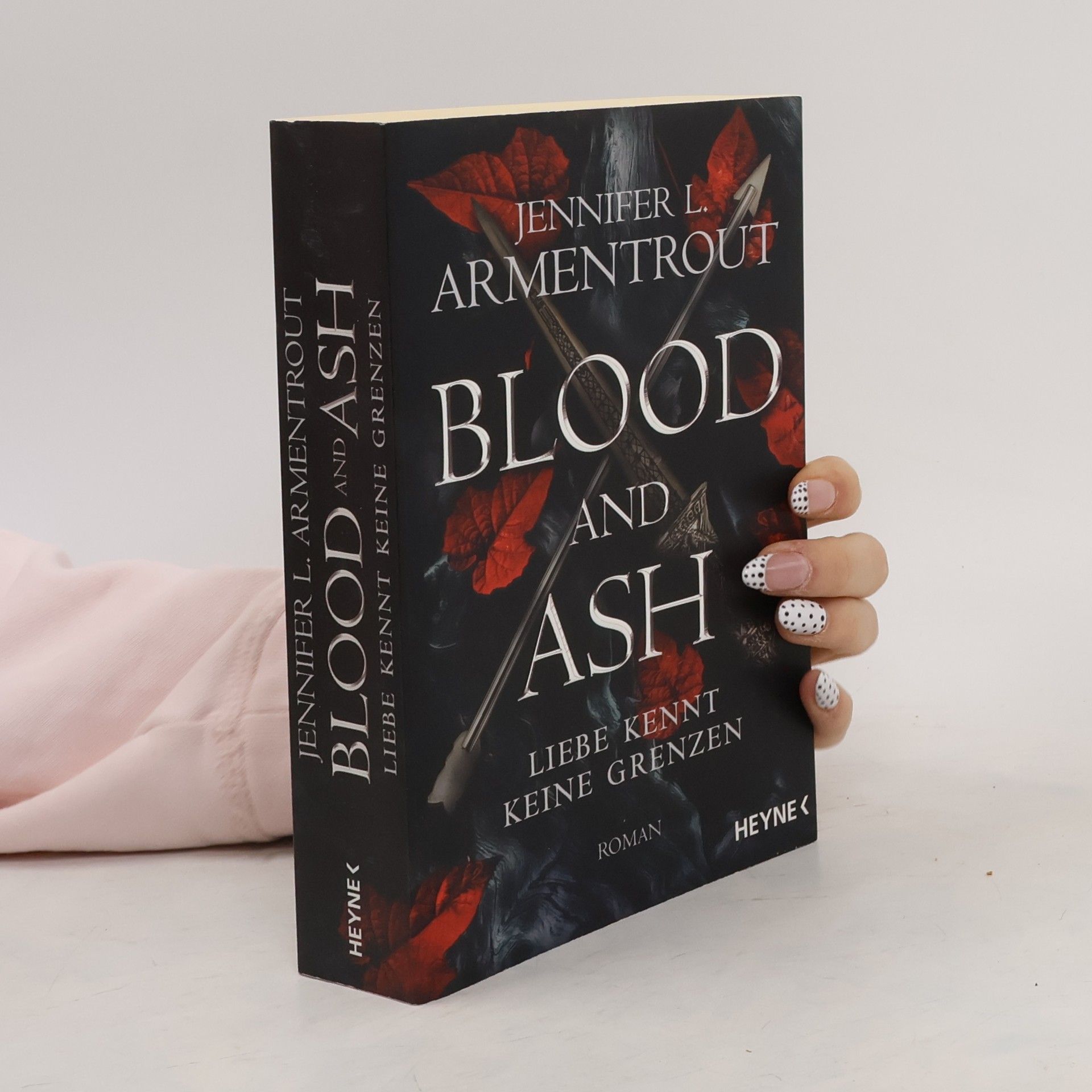 Jennifer Armentrout Blood and Ash