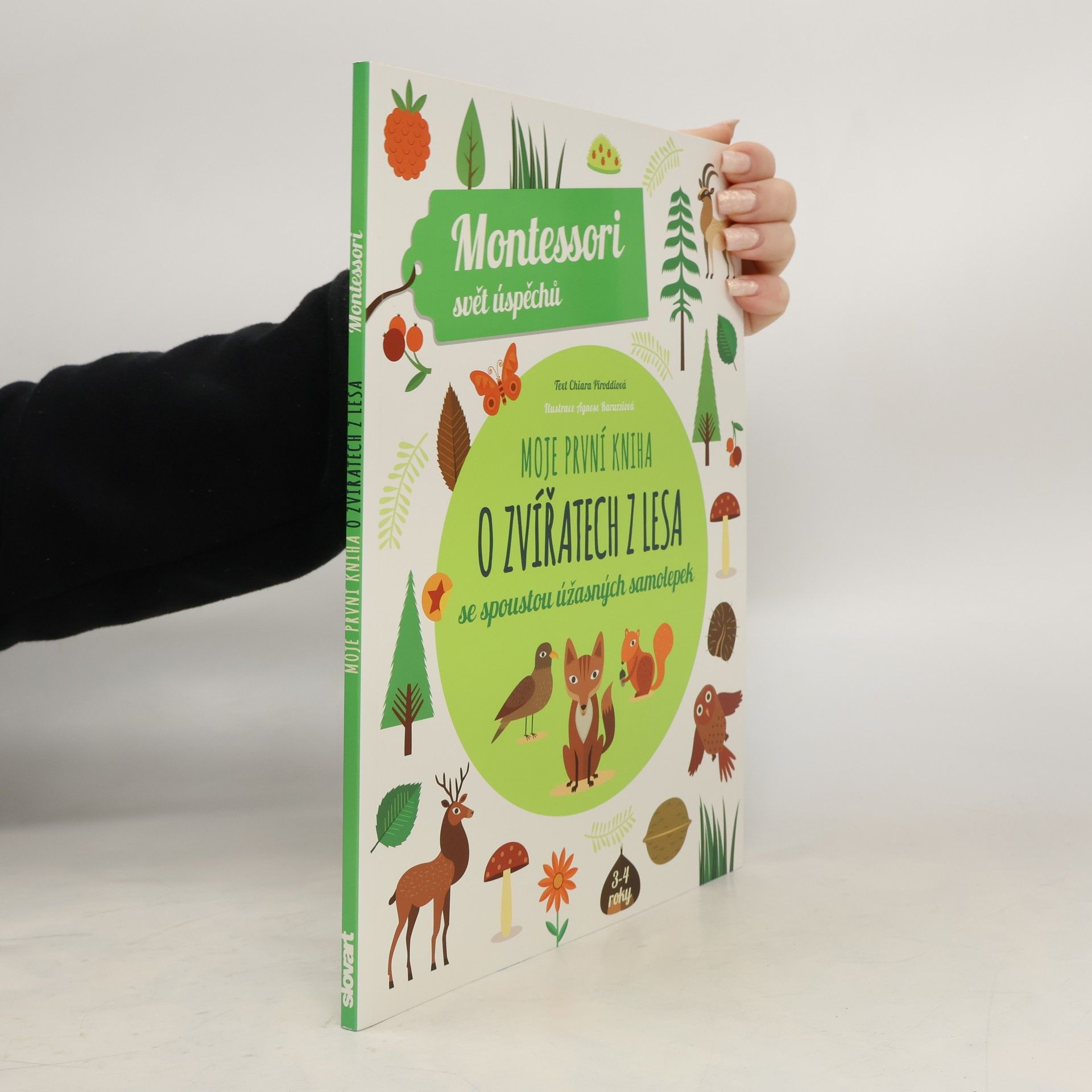Chiara Piroddi Moje první kniha o zvířatech z lesa se spoustou úžasných samolepek