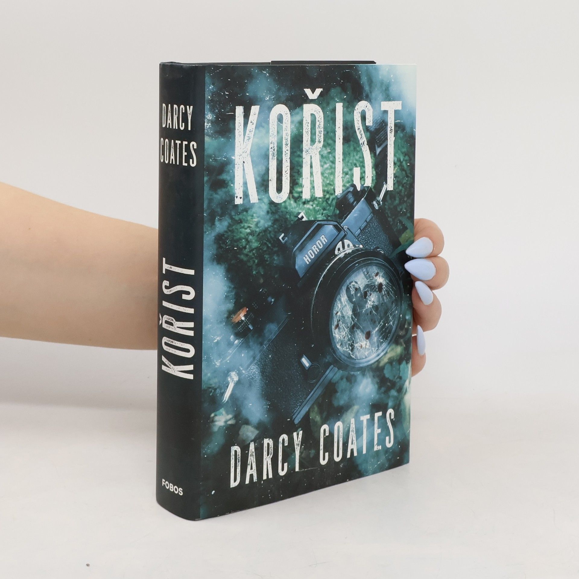 Darcy Coates Kořist