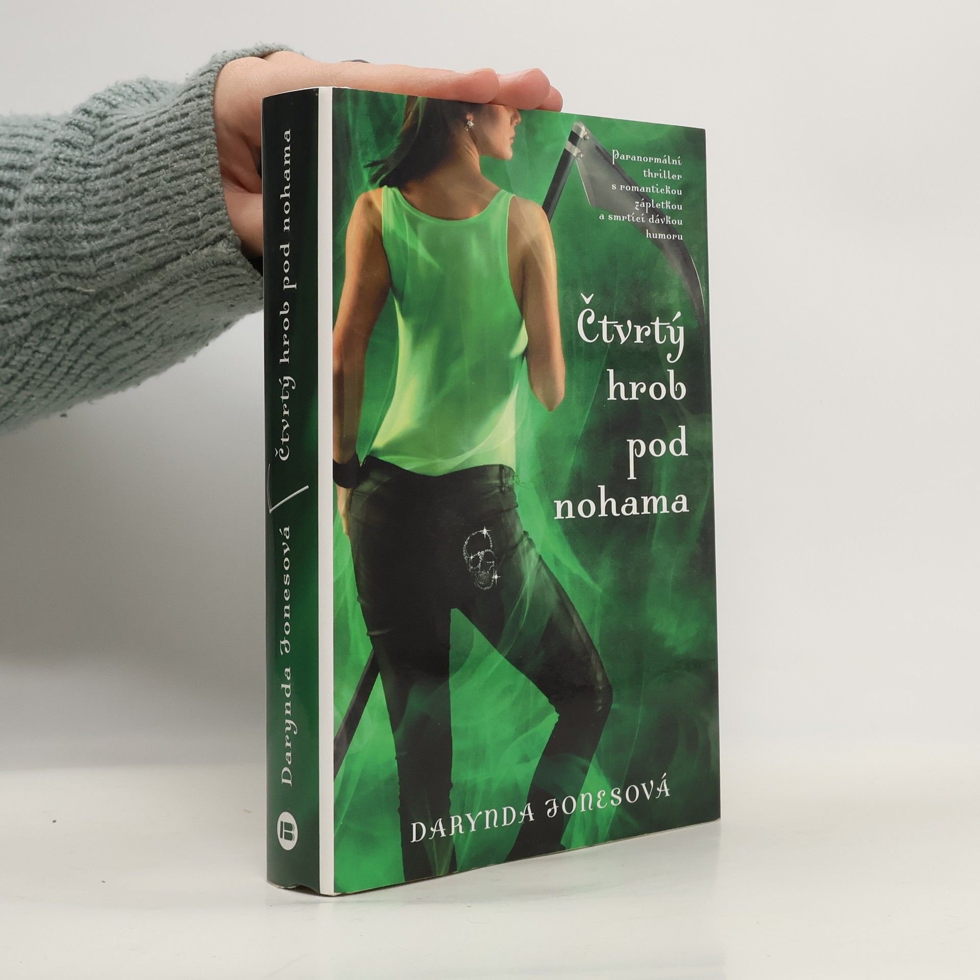 Darynda Jones Čtvrtý hrob pod nohama