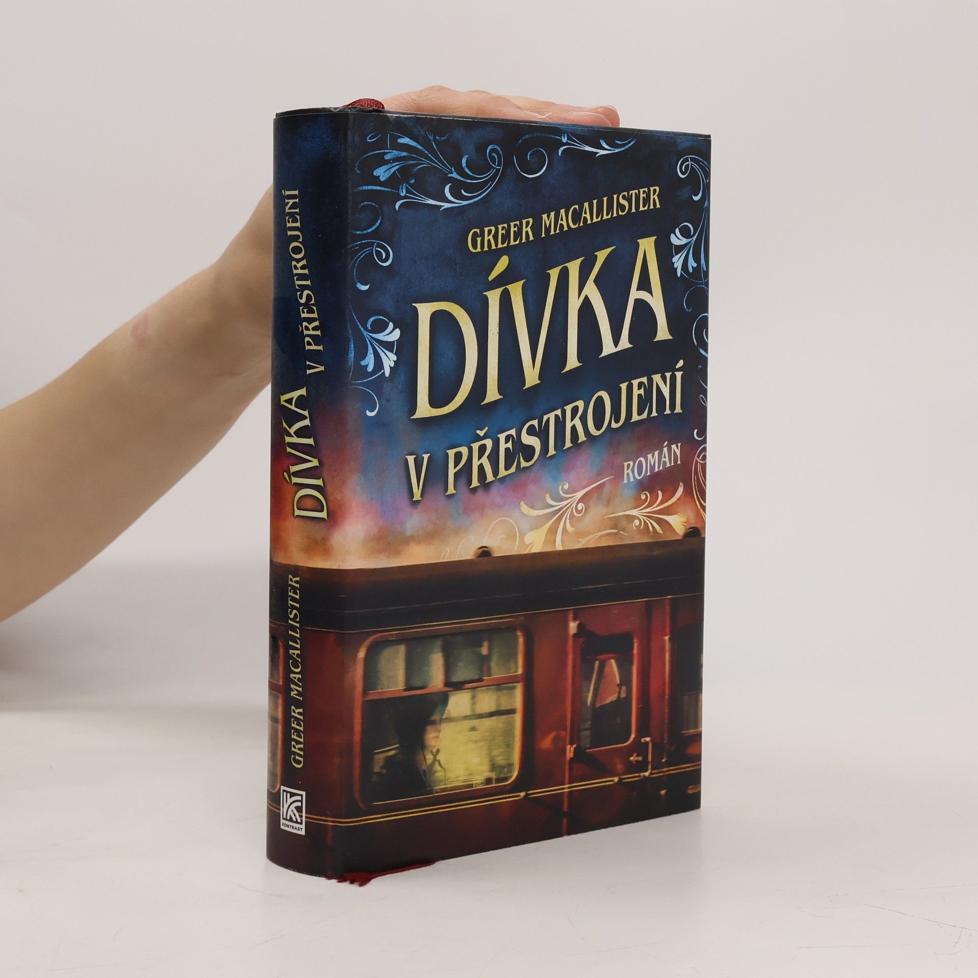 Dívka v přestrojení