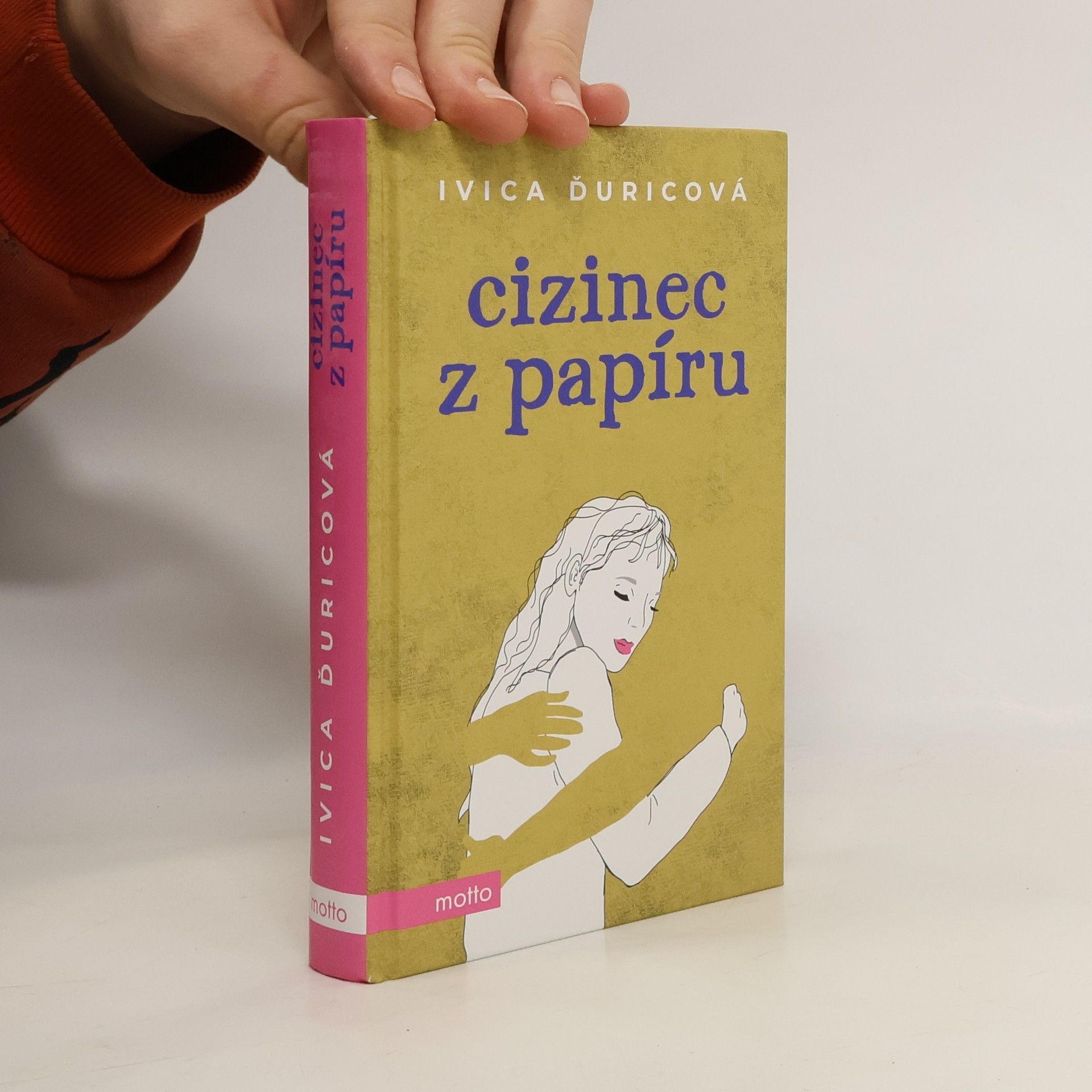 Cizinec z papíru
